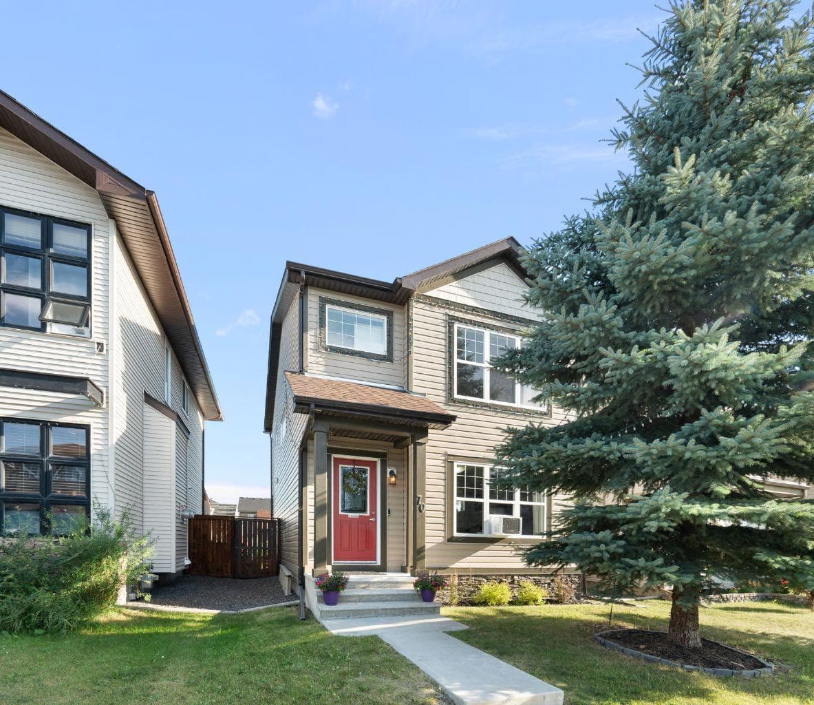 70 Walden Manor SE