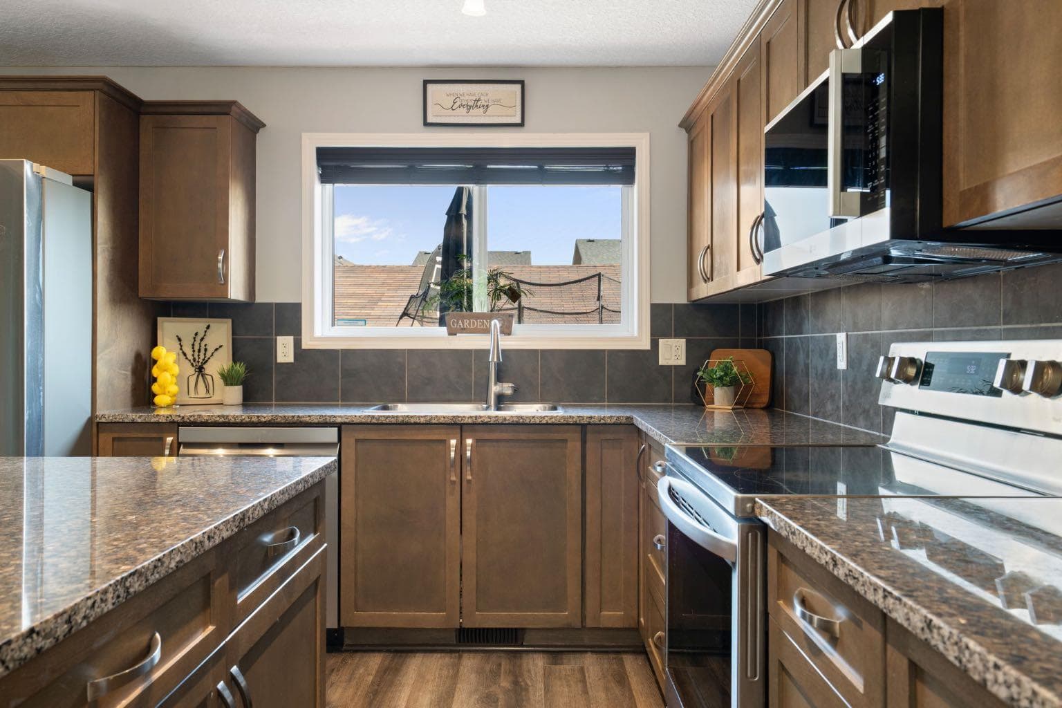 70 Walden Manor SE