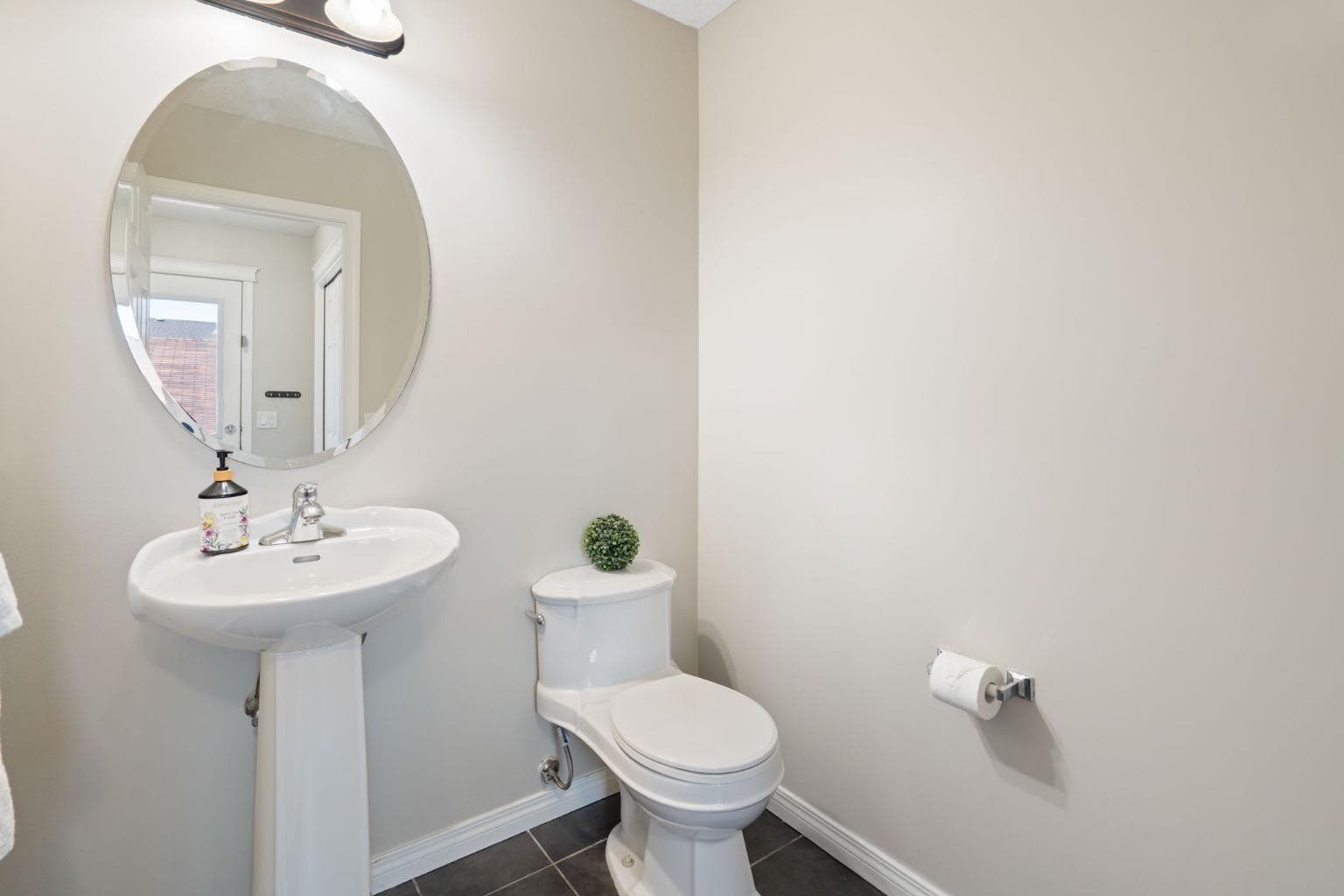 70 Walden Manor SE