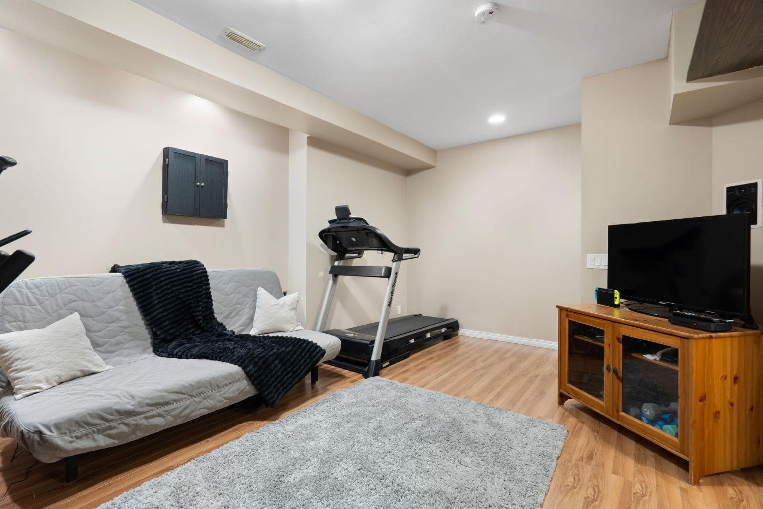 70 Walden Manor SE