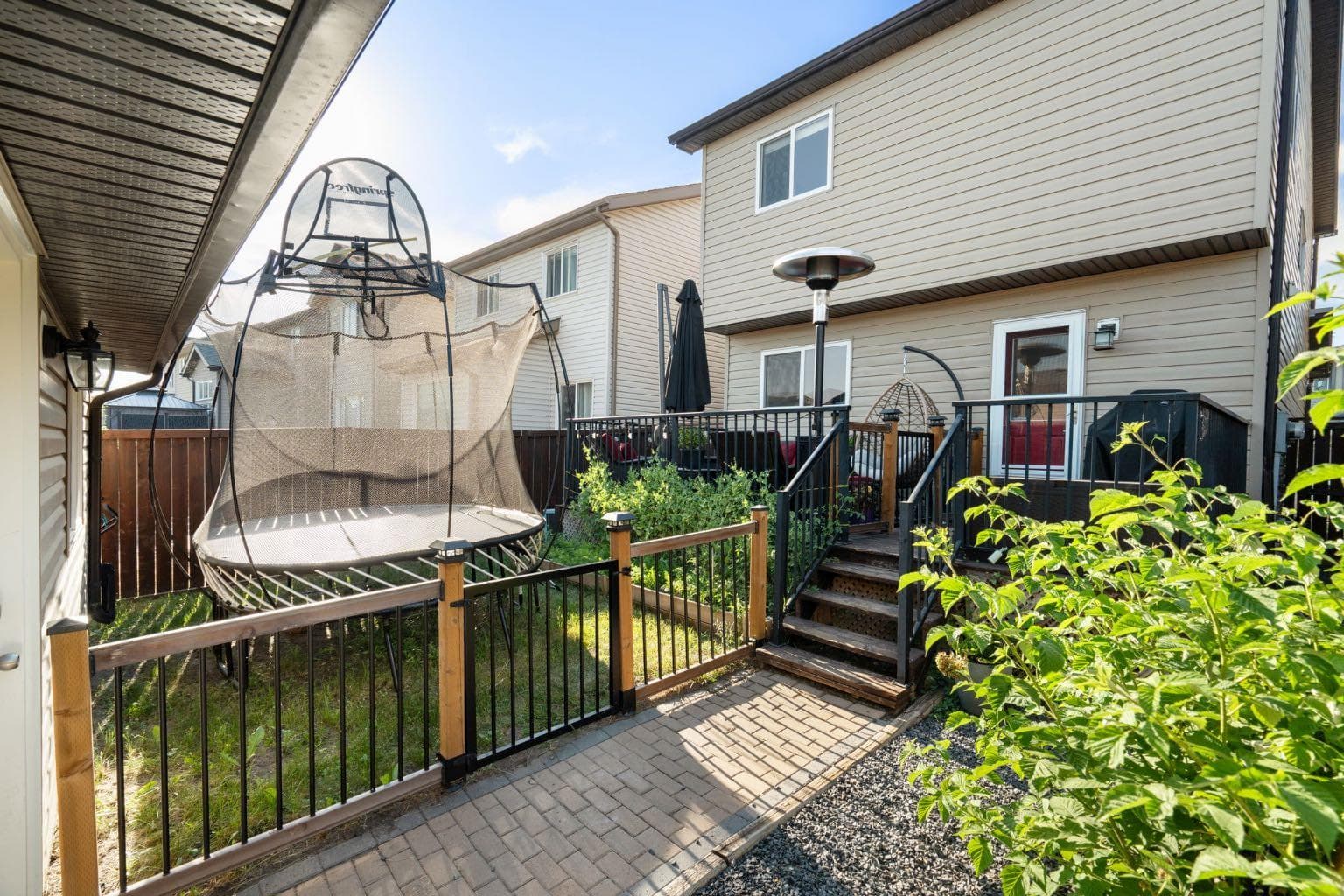 70 Walden Manor SE