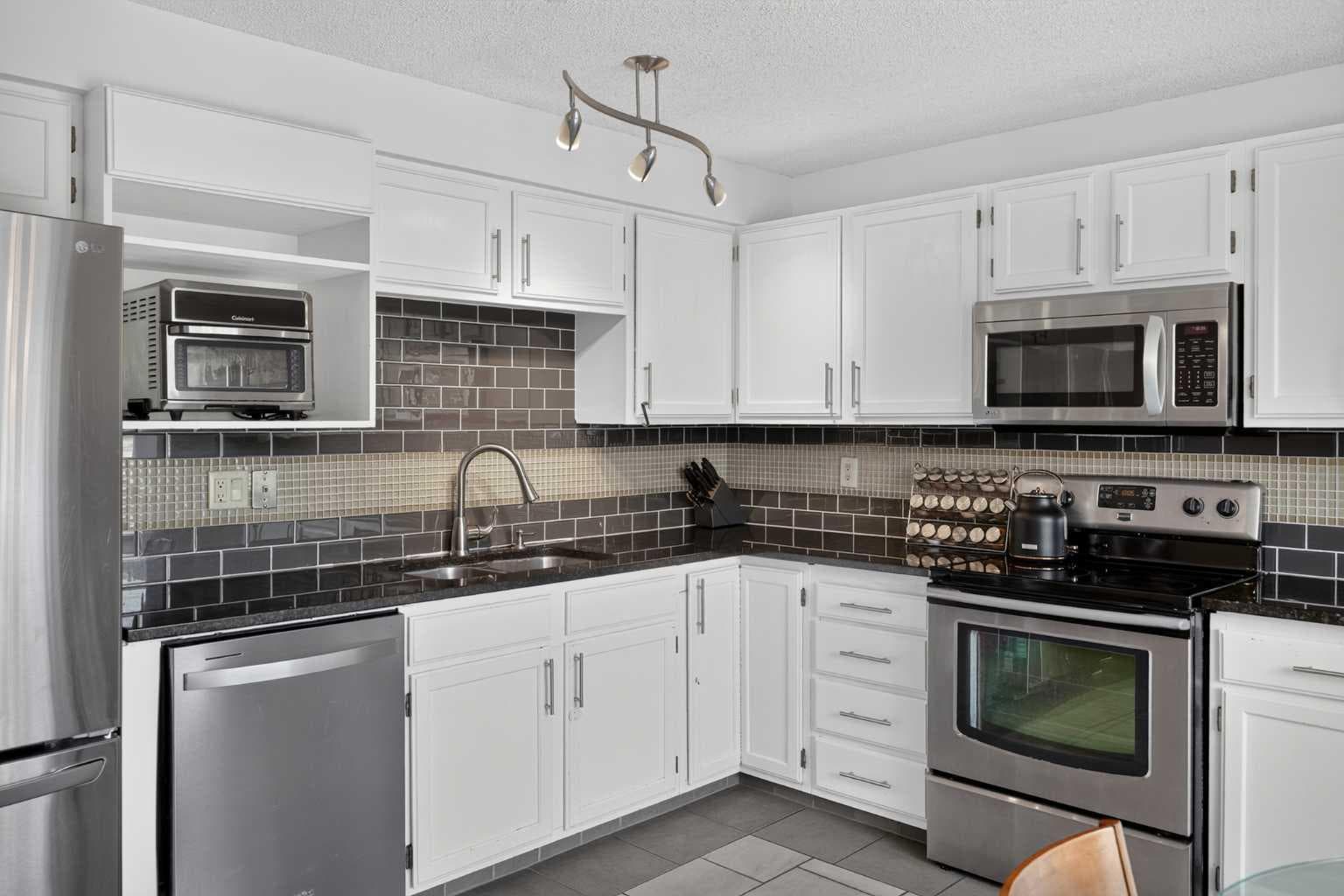 571 Point Mckay Grove NW