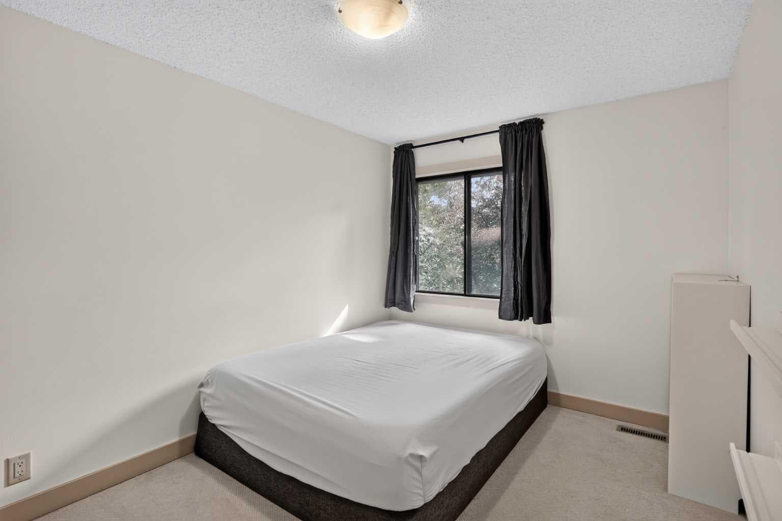 571 Point Mckay Grove NW