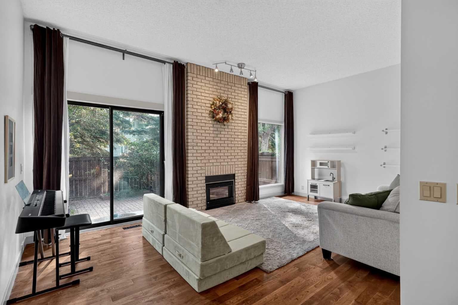 571 Point Mckay Grove NW