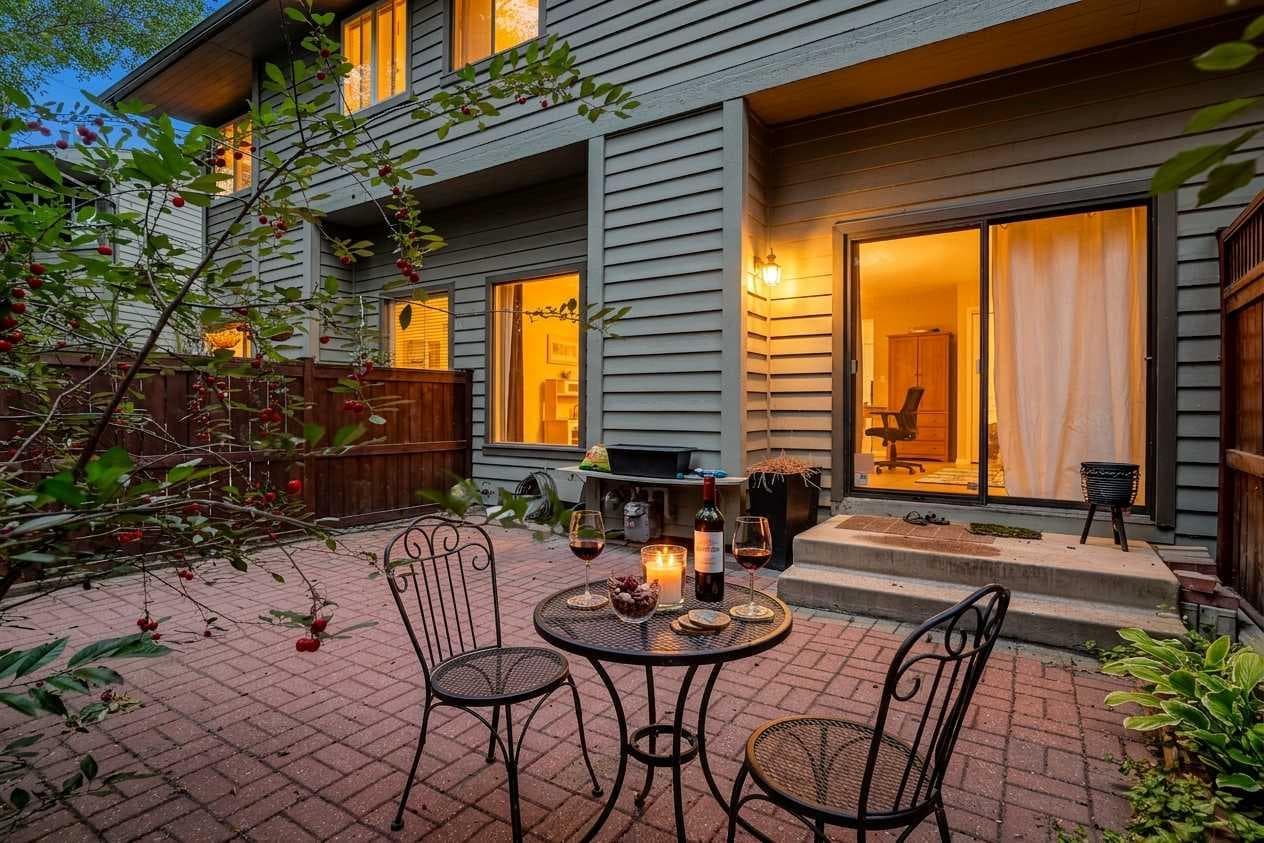 571 Point Mckay Grove NW