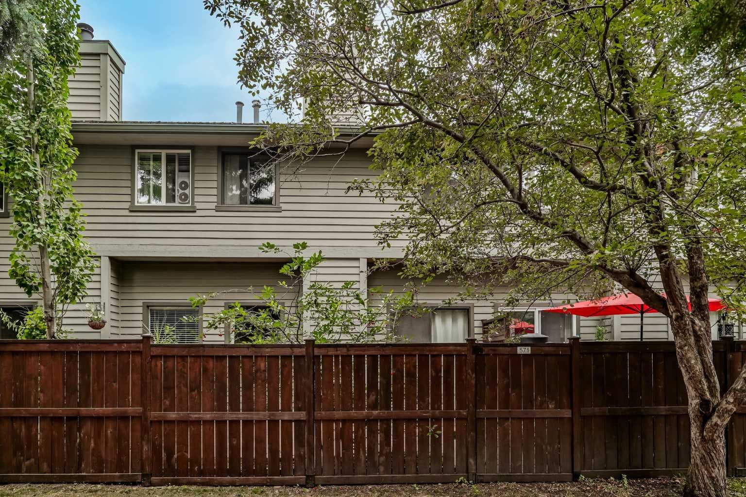 571 Point Mckay Grove NW