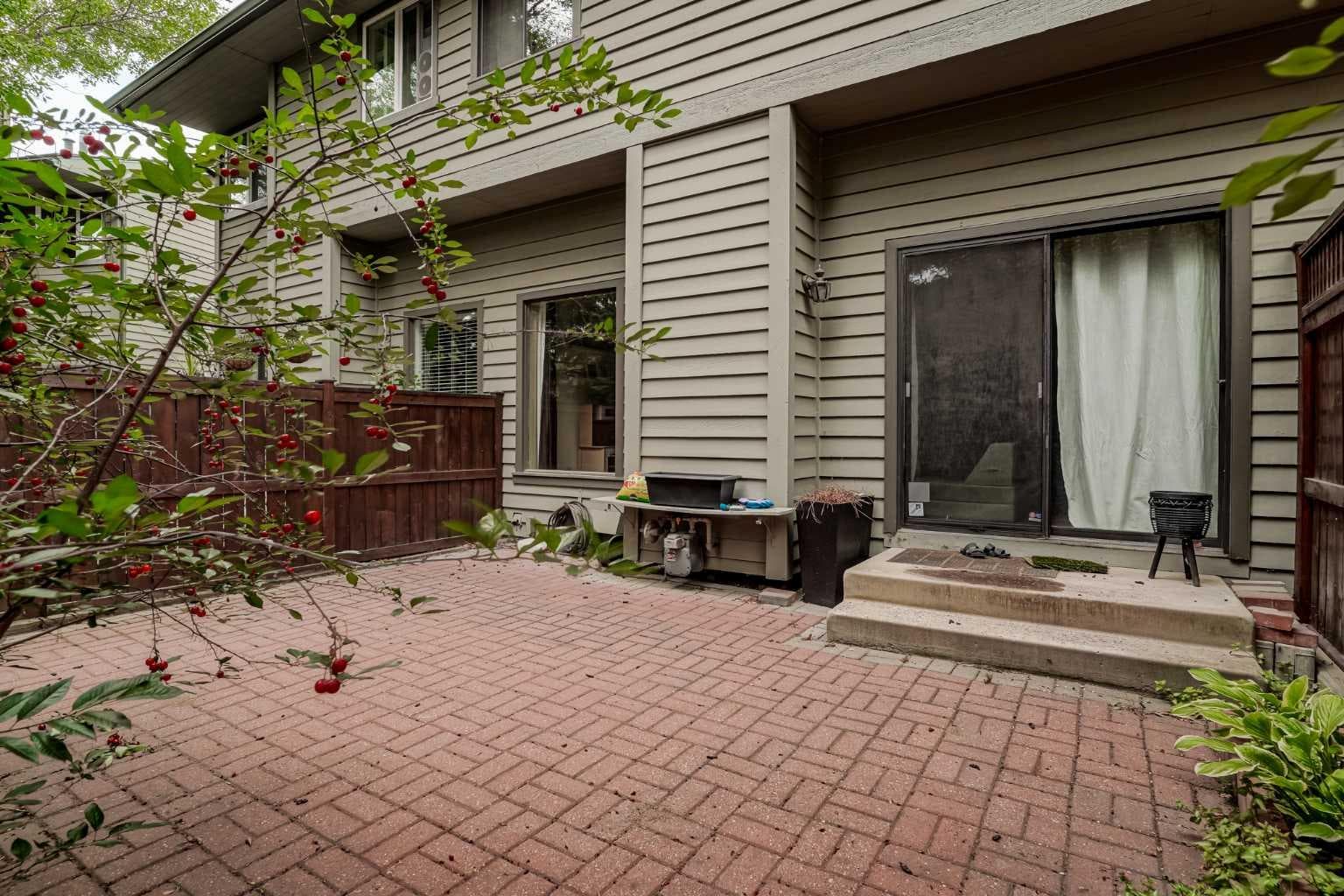 571 Point Mckay Grove NW