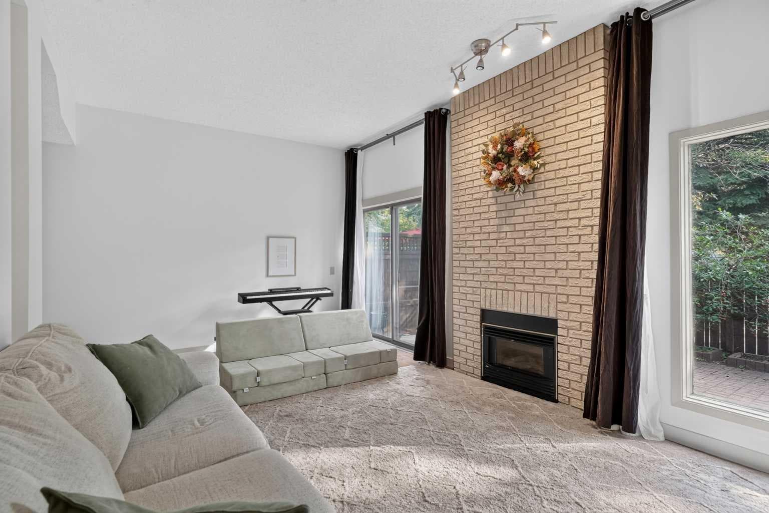 571 Point Mckay Grove NW