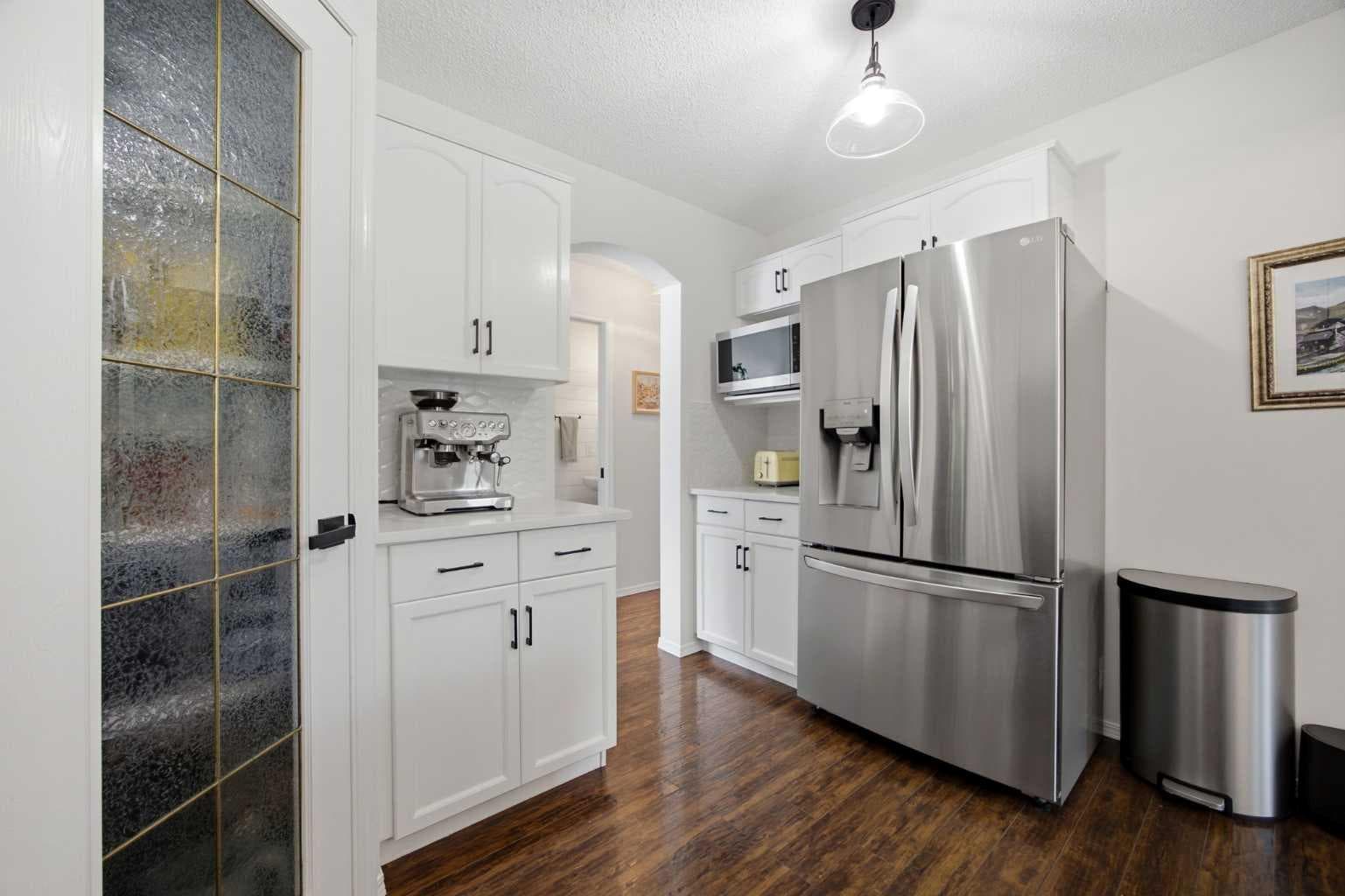 100 Bow Ridge Crescent 