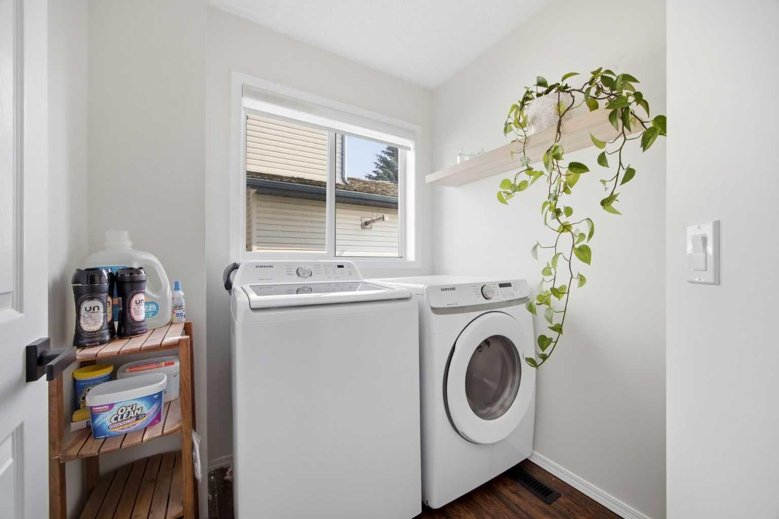 100 Bow Ridge Crescent 