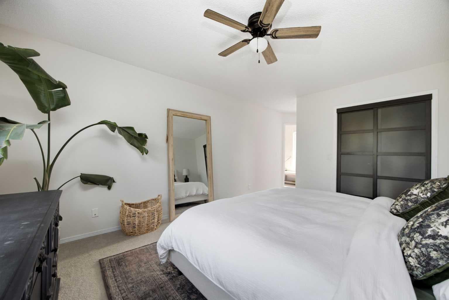 100 Bow Ridge Crescent 