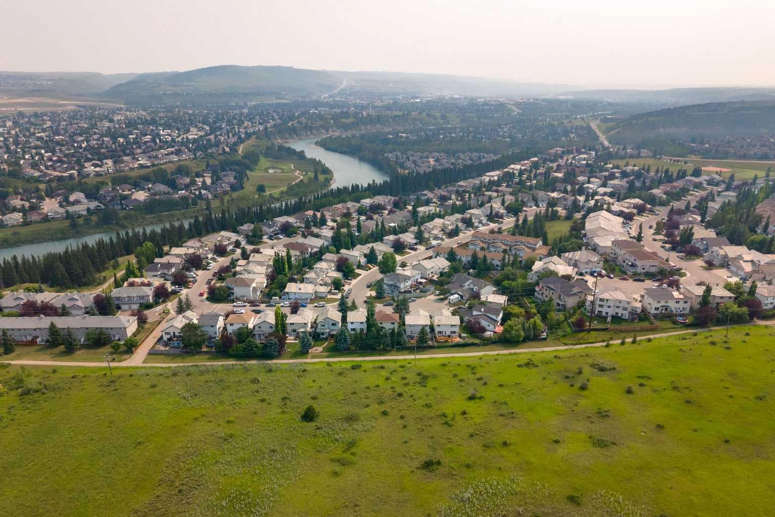 100 Bow Ridge Crescent 