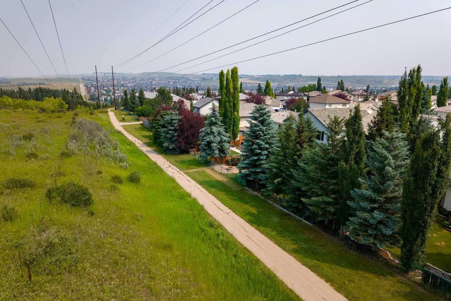 100 Bow Ridge Crescent 
