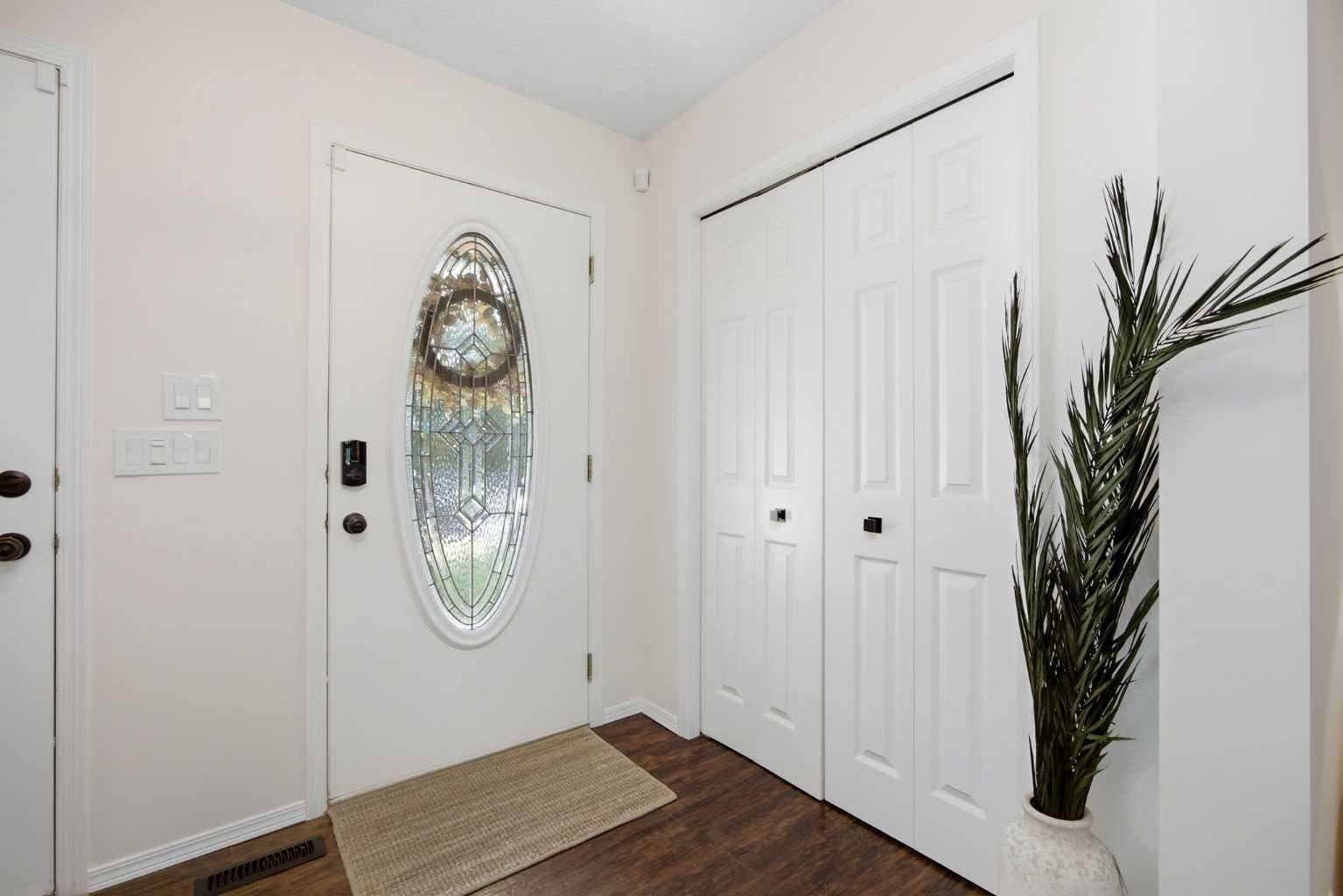 100 Bow Ridge Crescent 