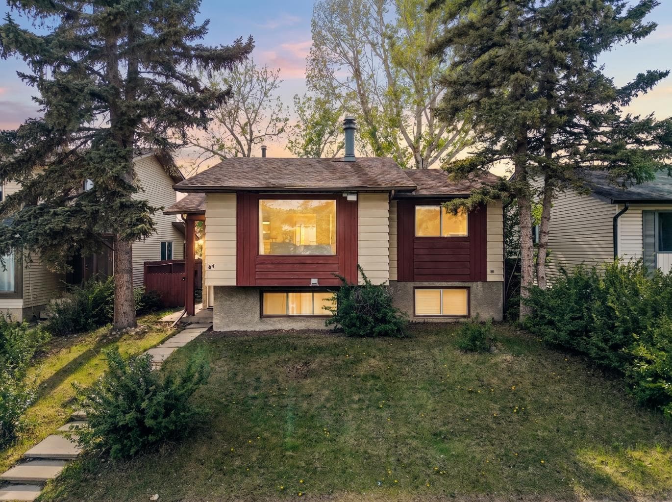 84 Falconridge Place NE