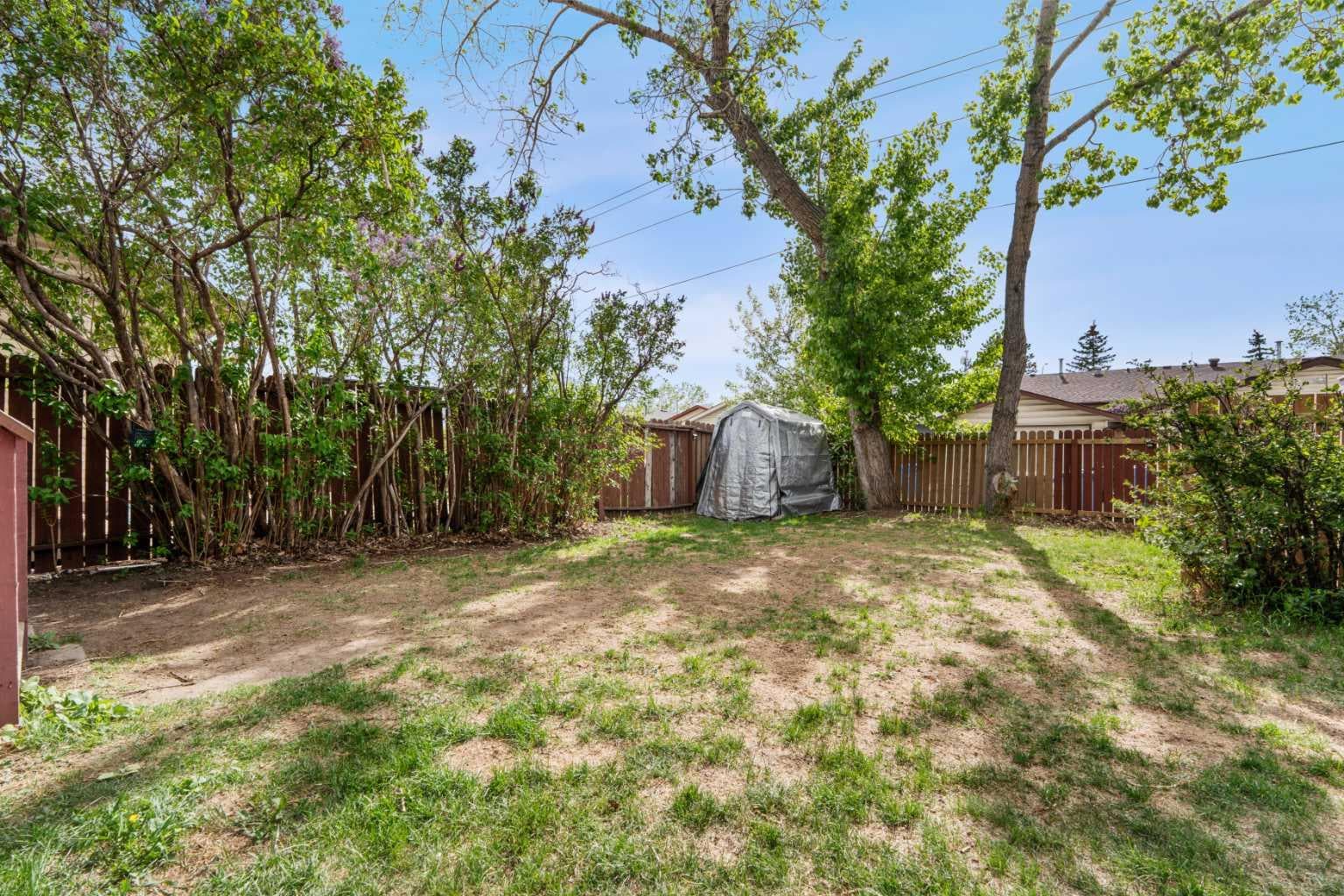 84 Falconridge Place NE