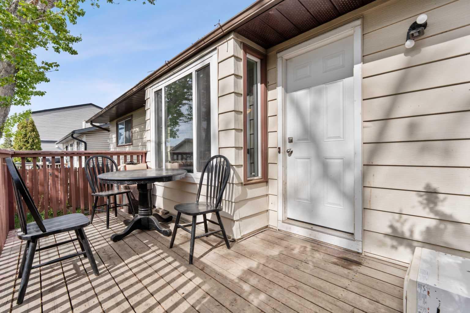 84 Falconridge Place NE