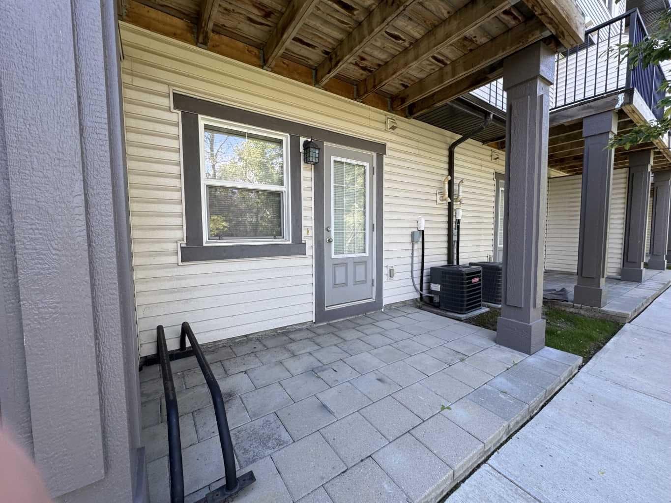 60 New Brighton Point SE