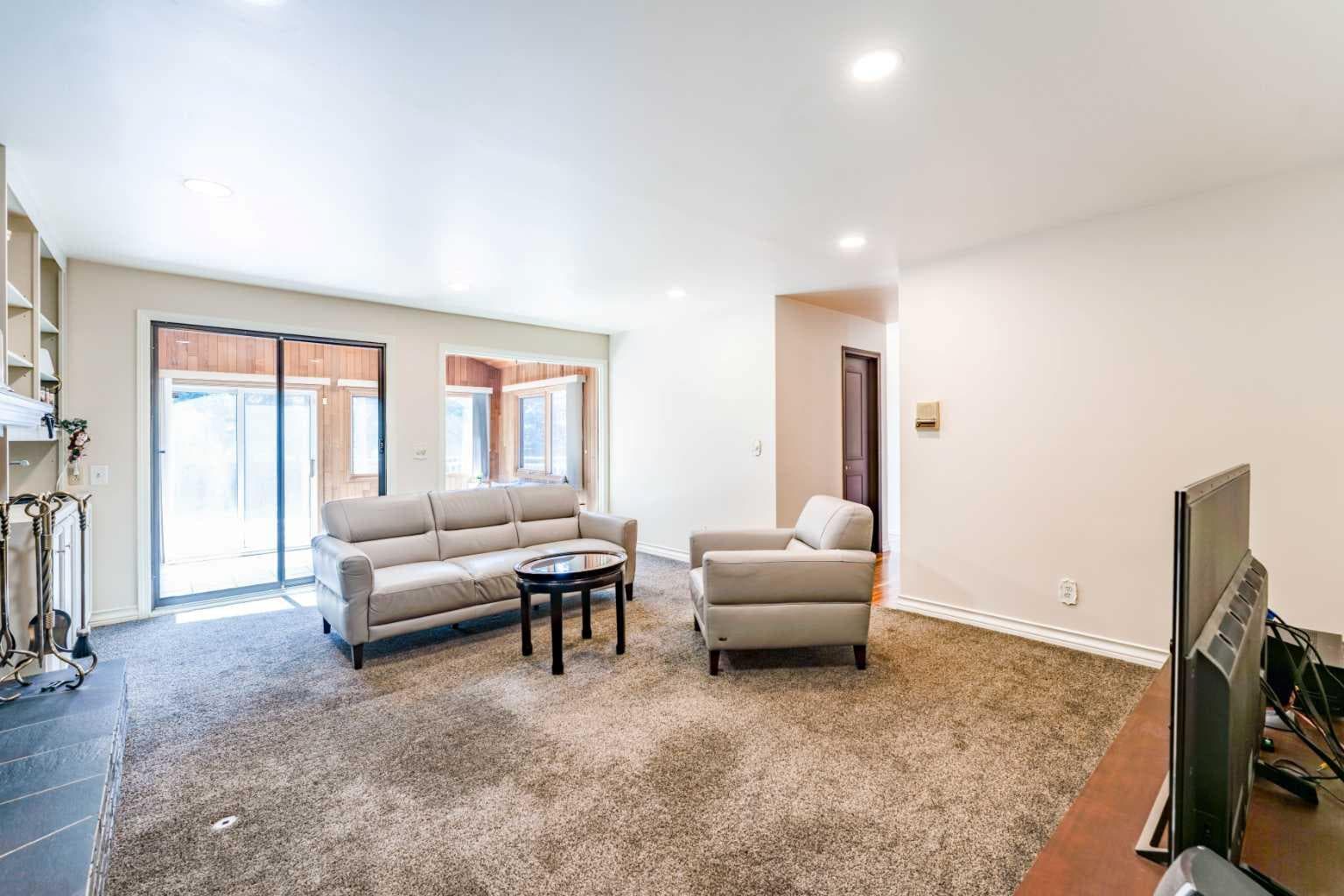 240 Canterville Drive SW