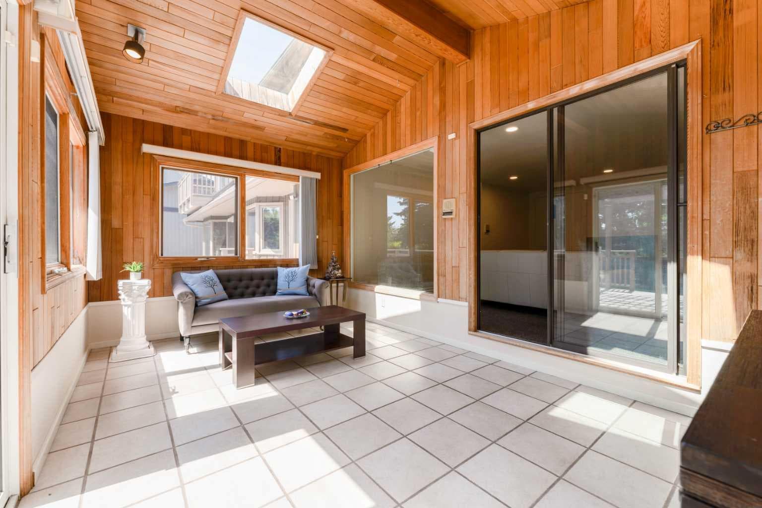 240 Canterville Drive SW
