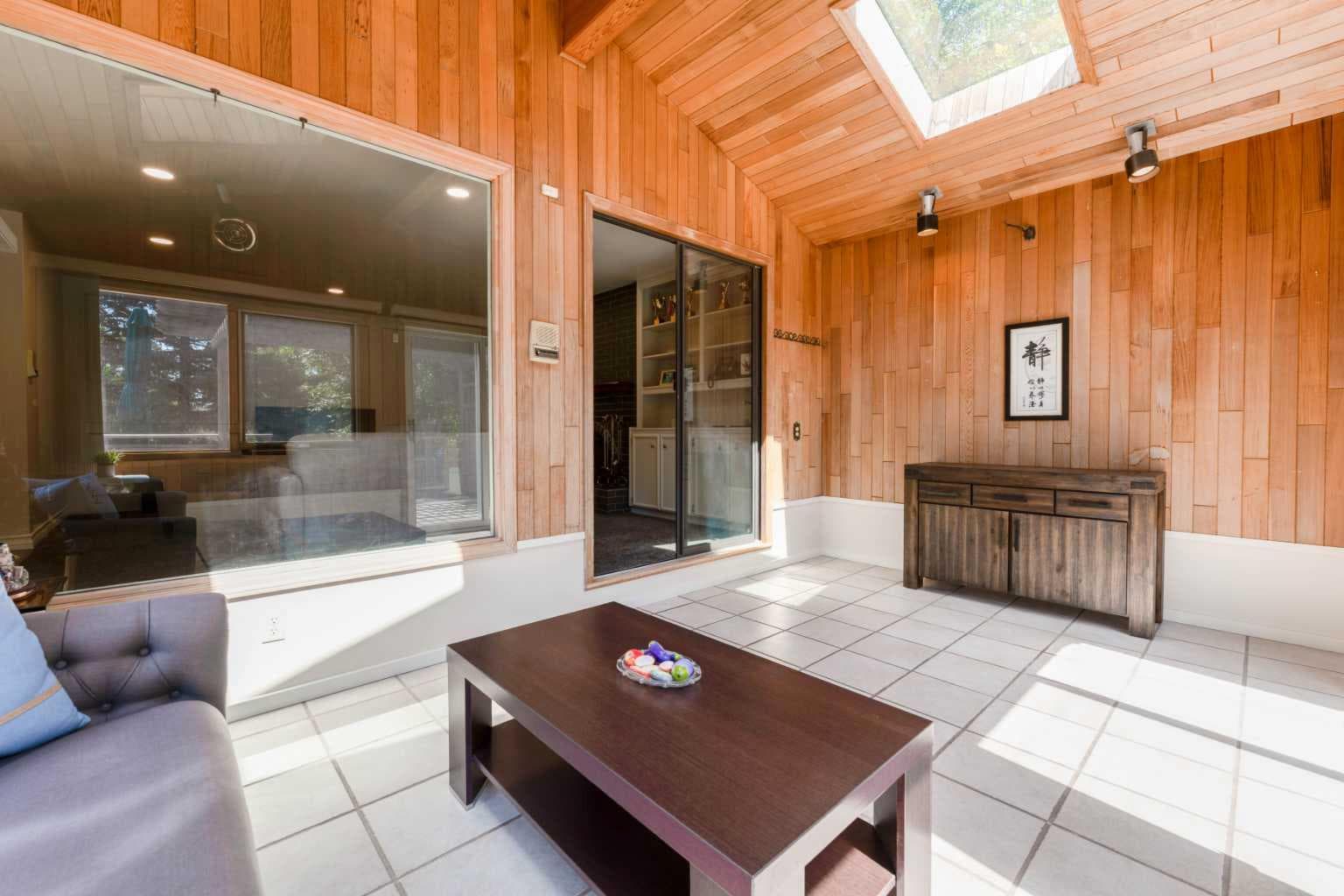 240 Canterville Drive SW