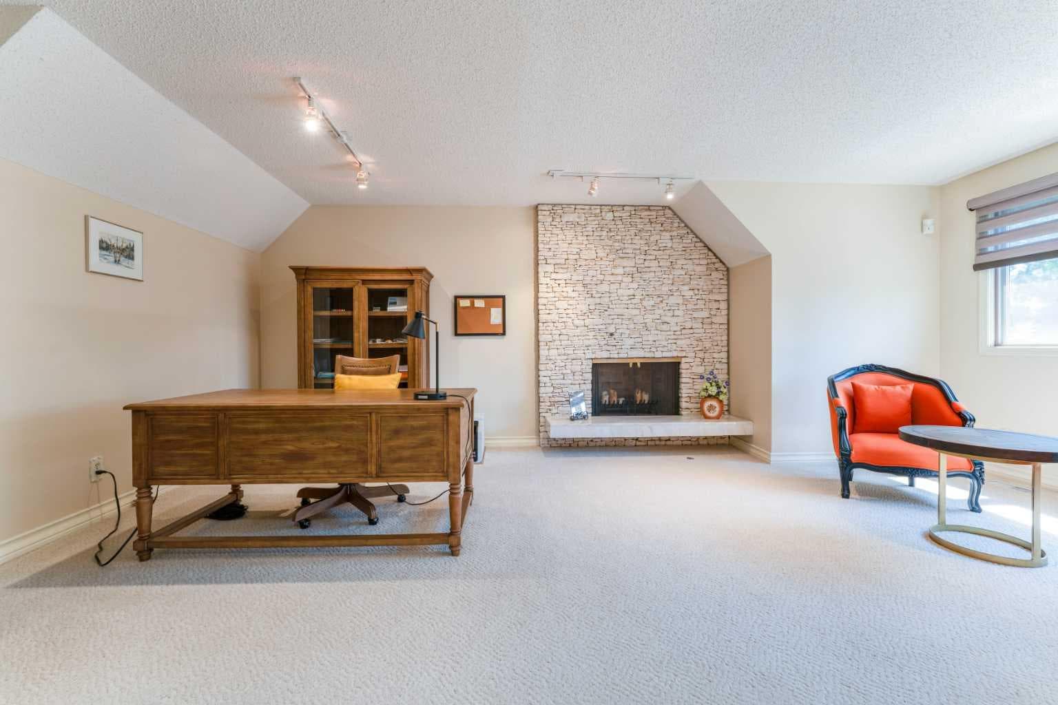 240 Canterville Drive SW