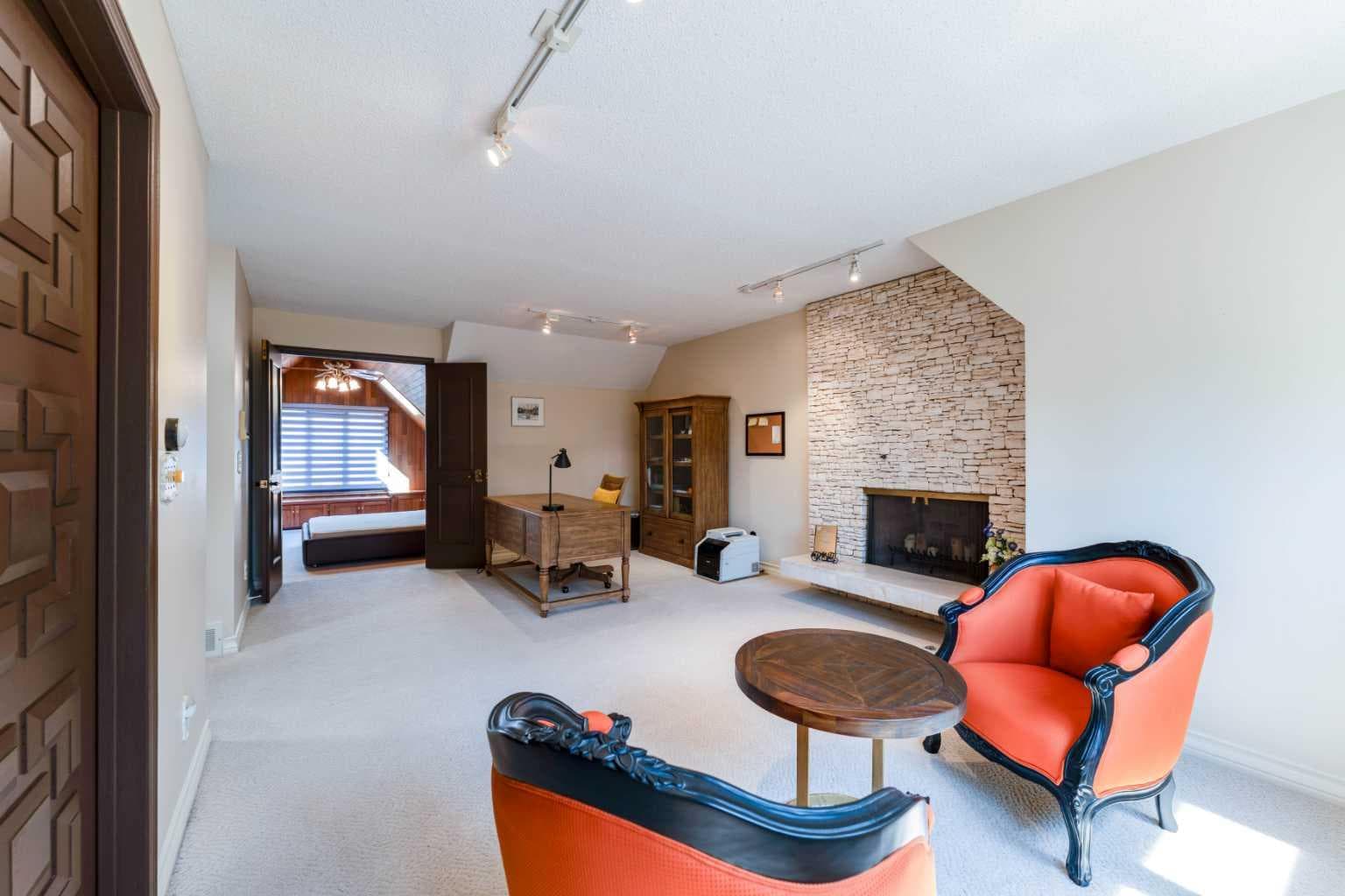 240 Canterville Drive SW