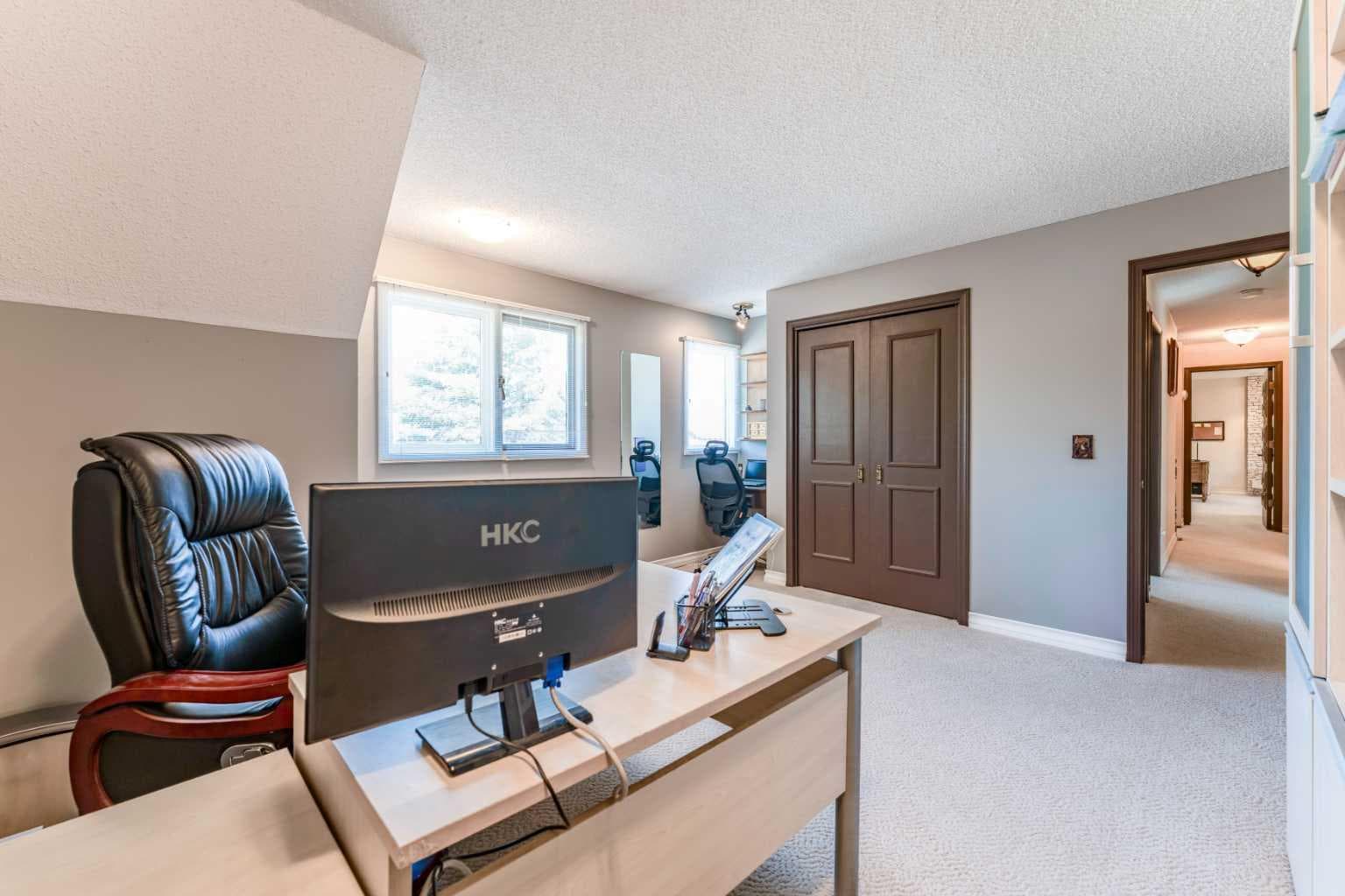 240 Canterville Drive SW