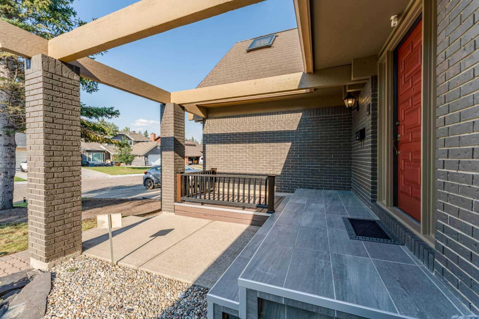 240 Canterville Drive SW