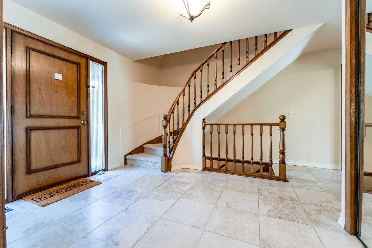 240 Canterville Drive SW