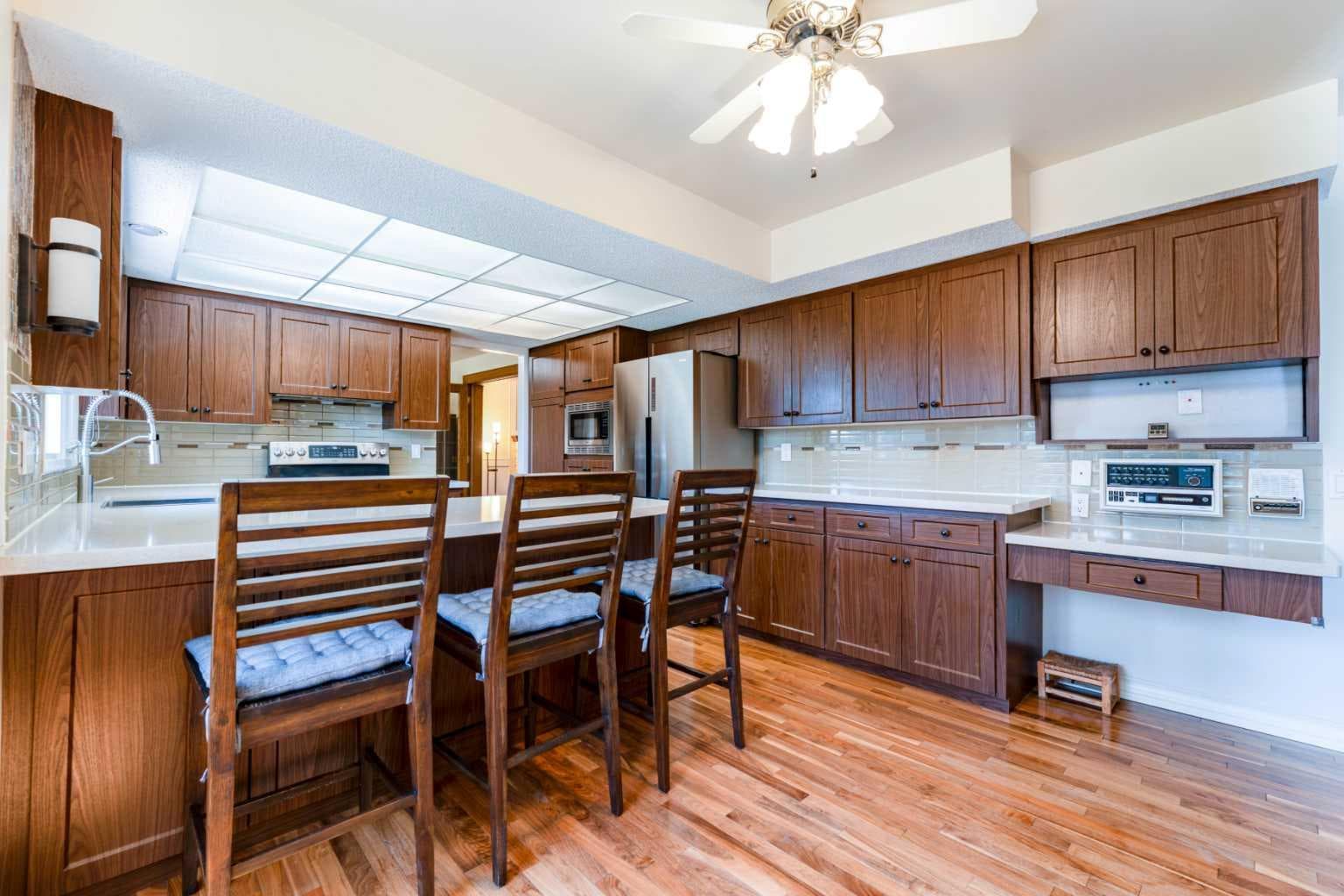 240 Canterville Drive SW