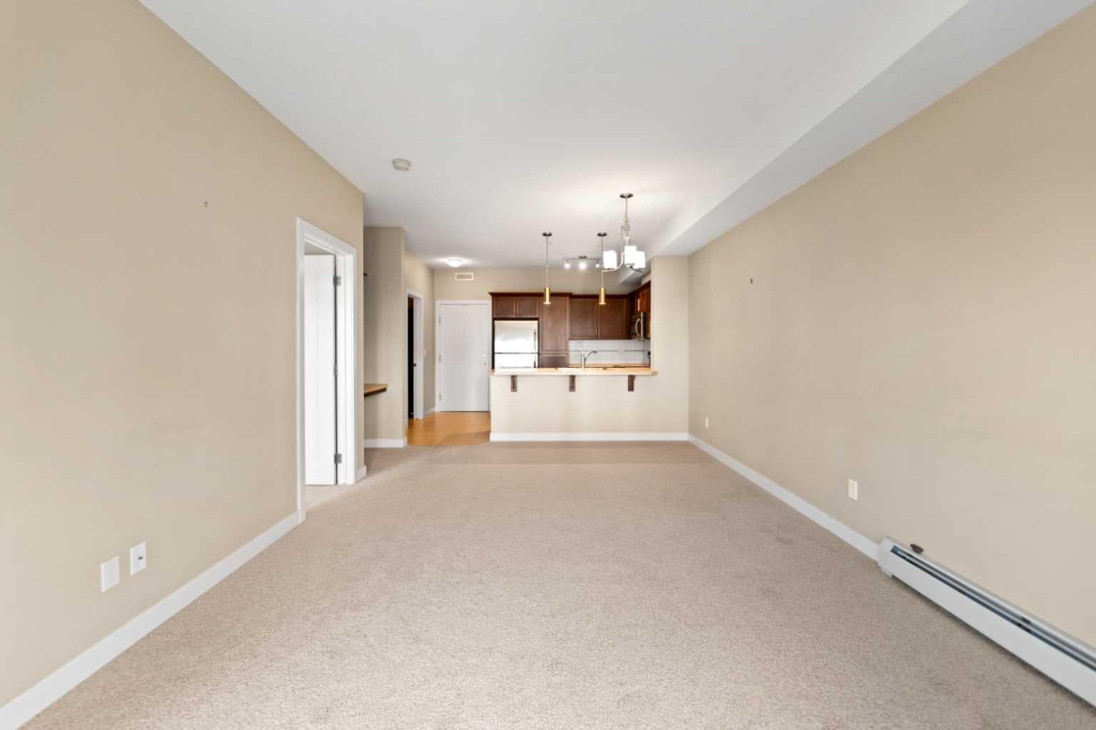 205, 20 Royal Oak Plaza NW