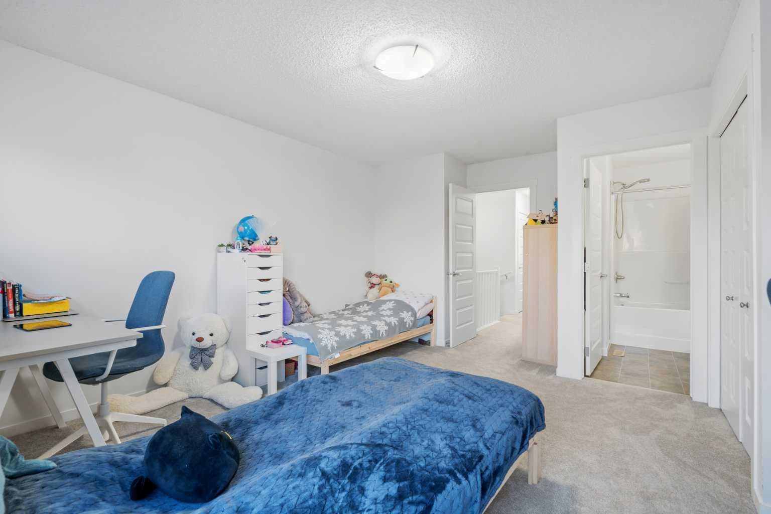 111 Auburn Bay Street SE
