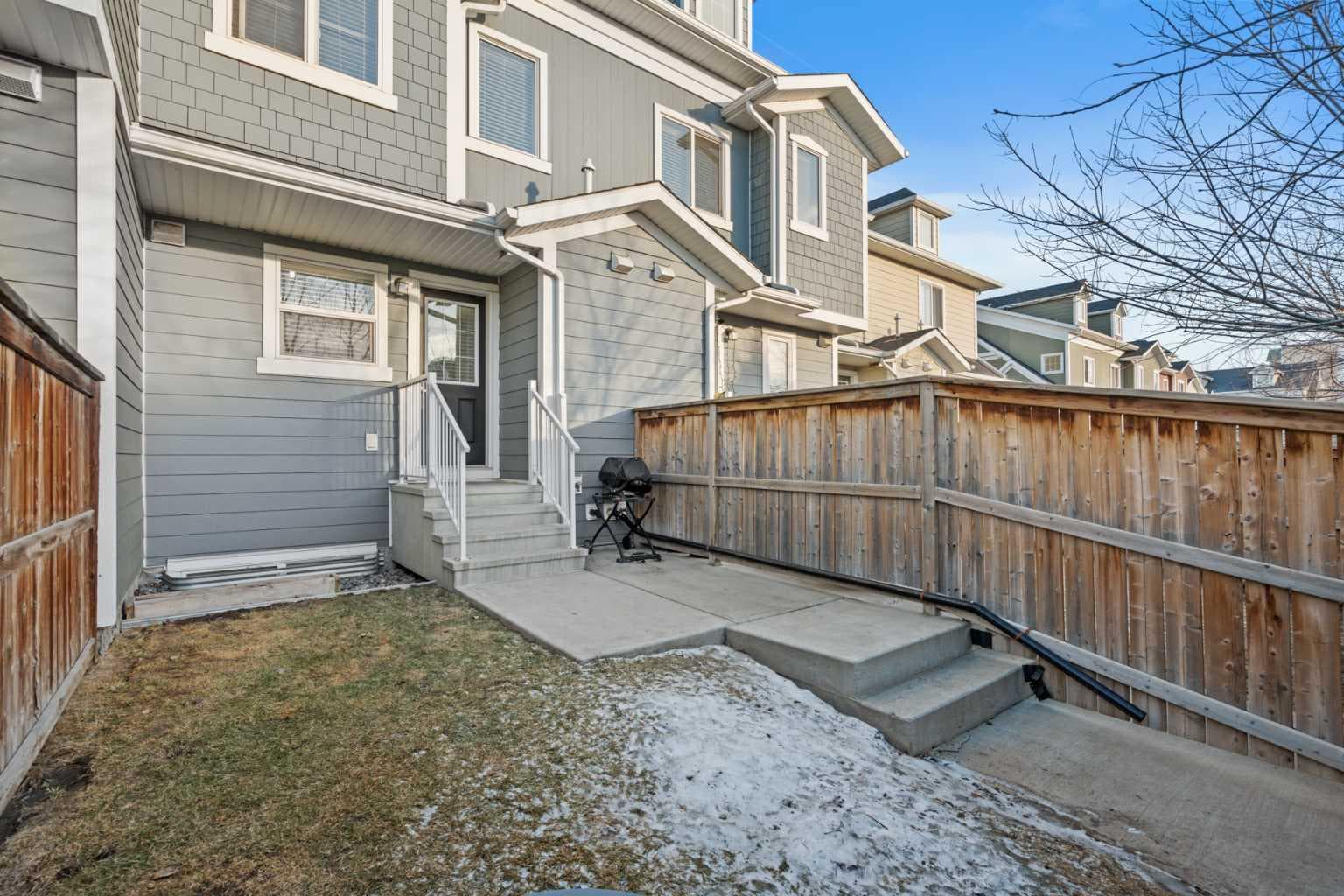 111 Auburn Bay Street SE