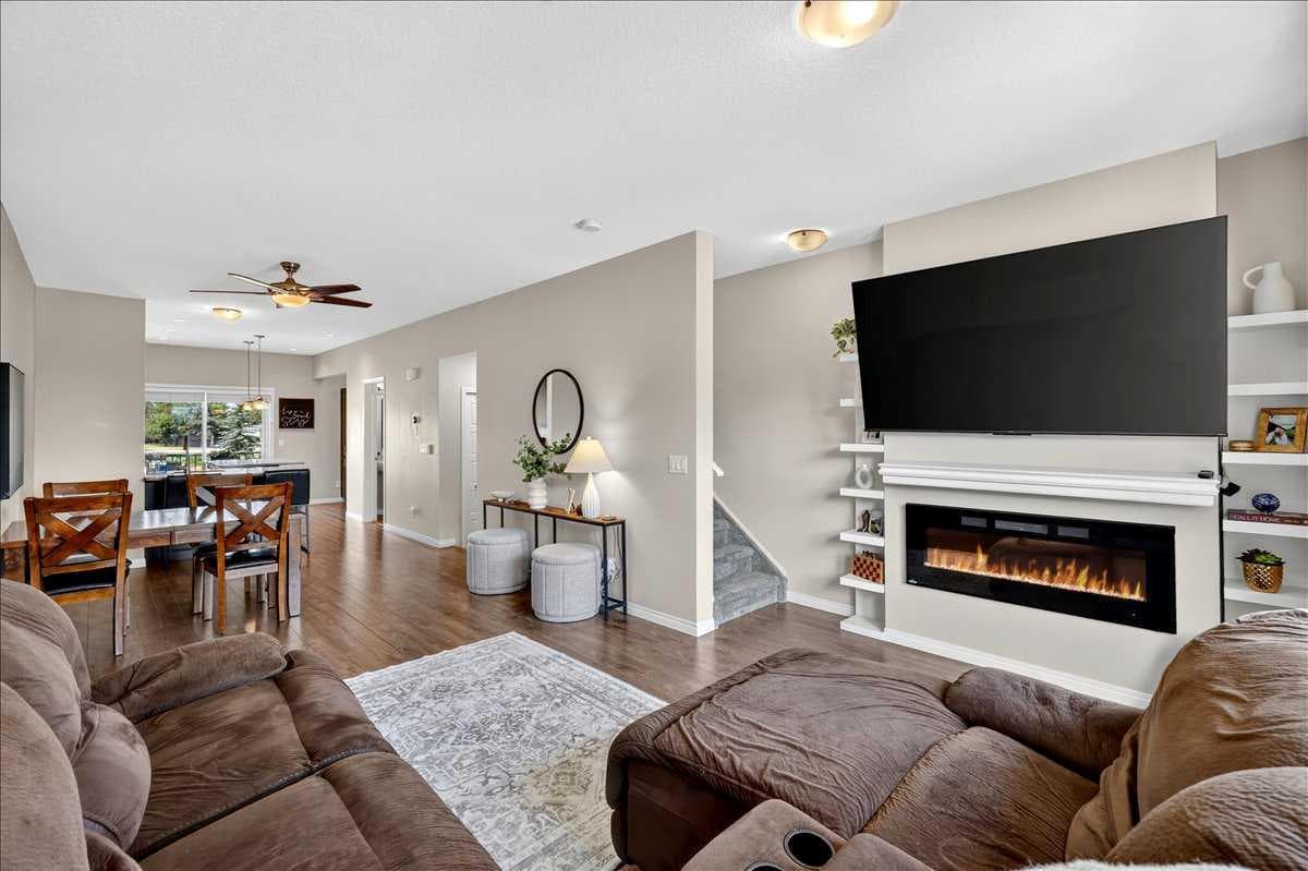 2003, 280 Williamstown Close NW