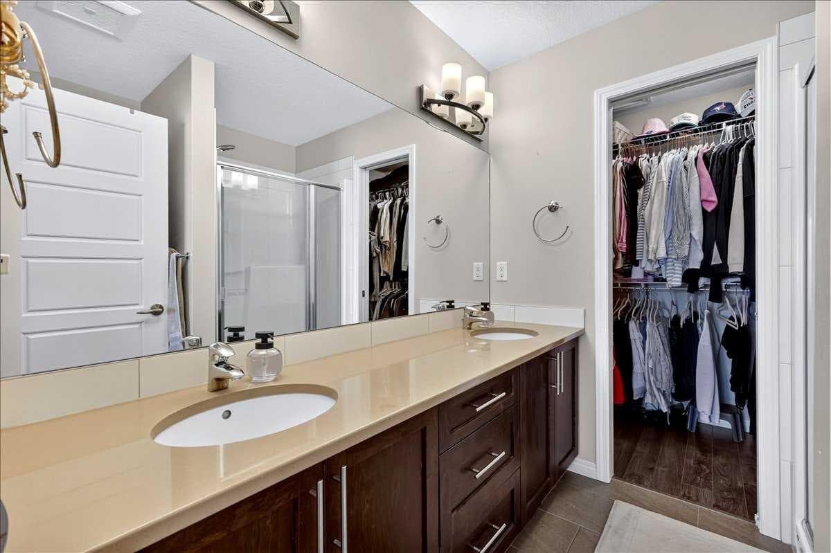 2003, 280 Williamstown Close NW