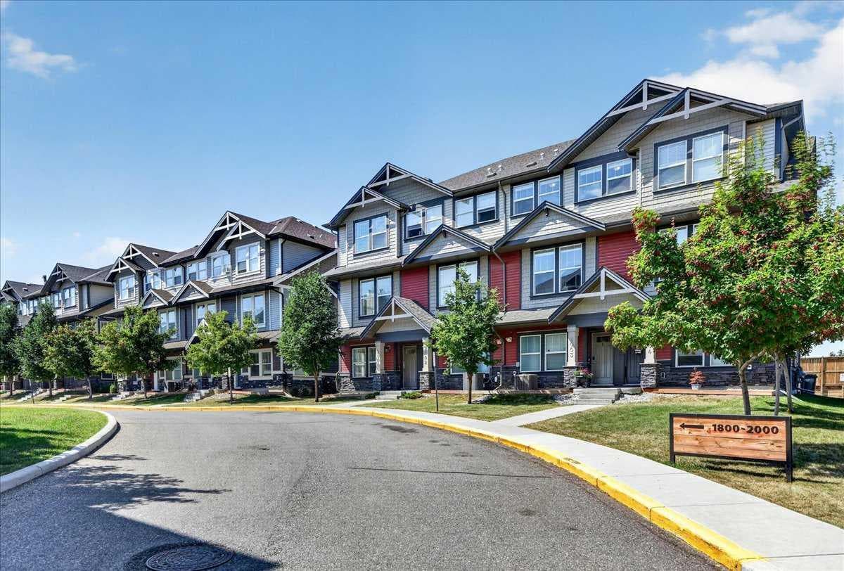 2003, 280 Williamstown Close NW