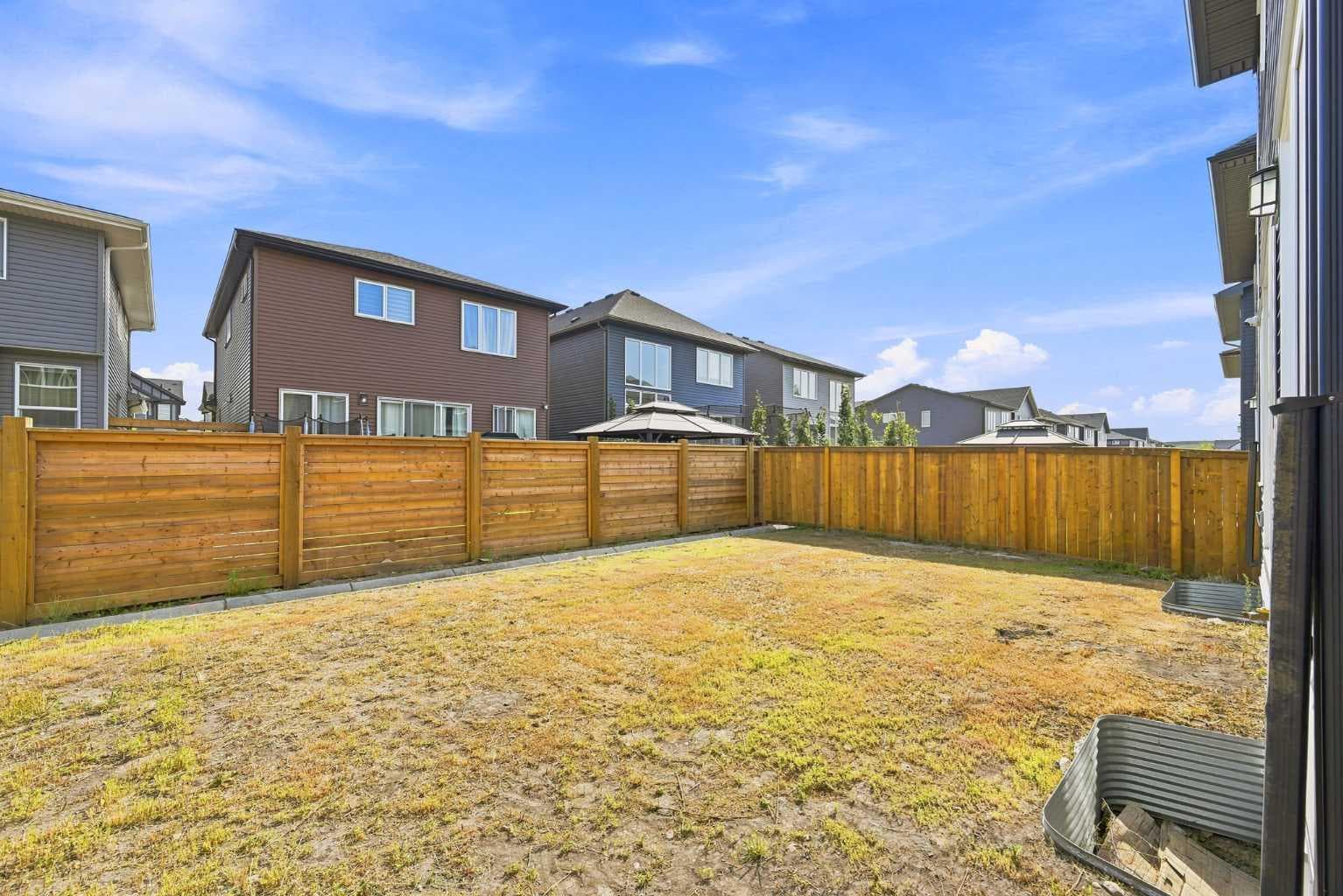 945 Chinook Winds  SW