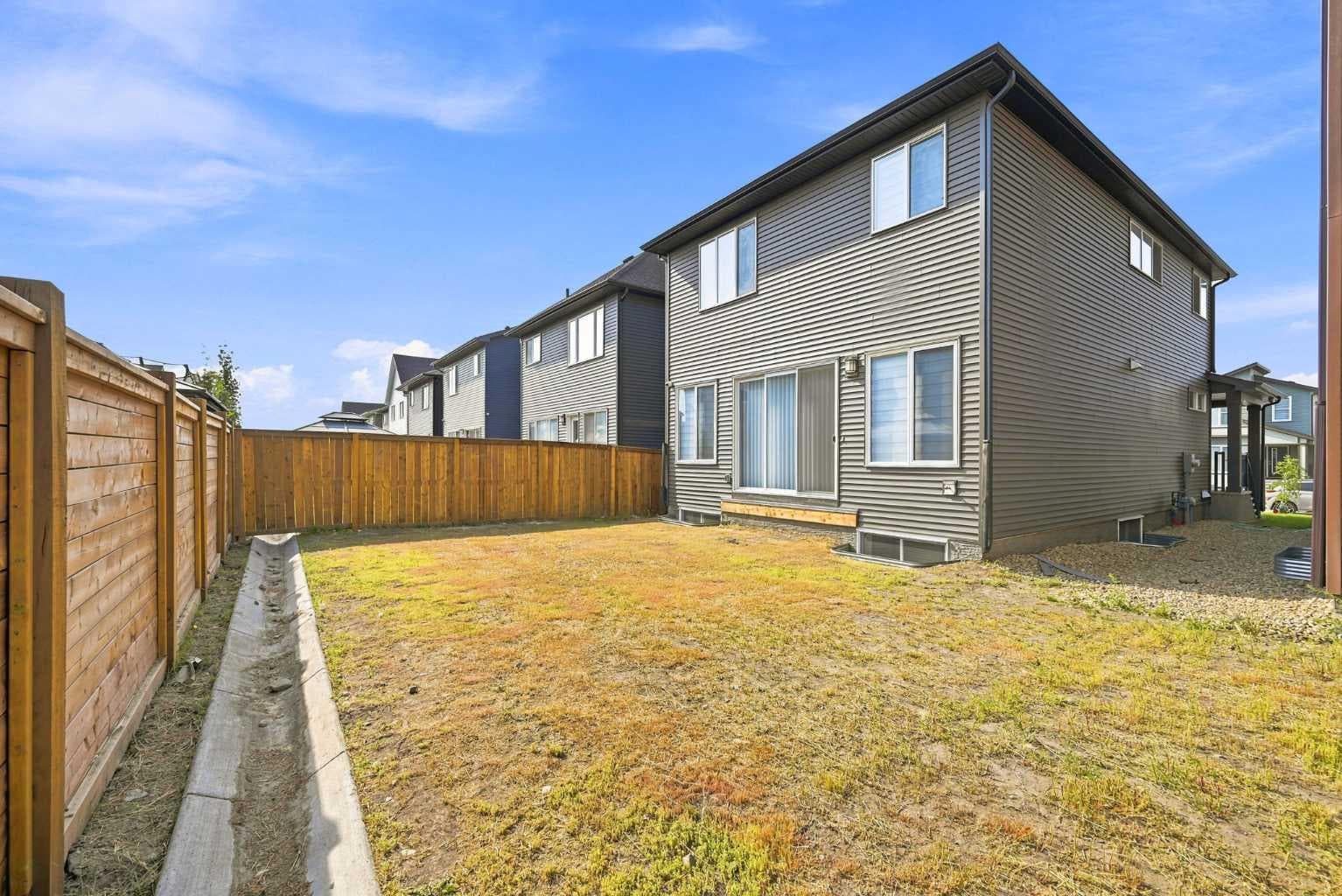 945 Chinook Winds  SW