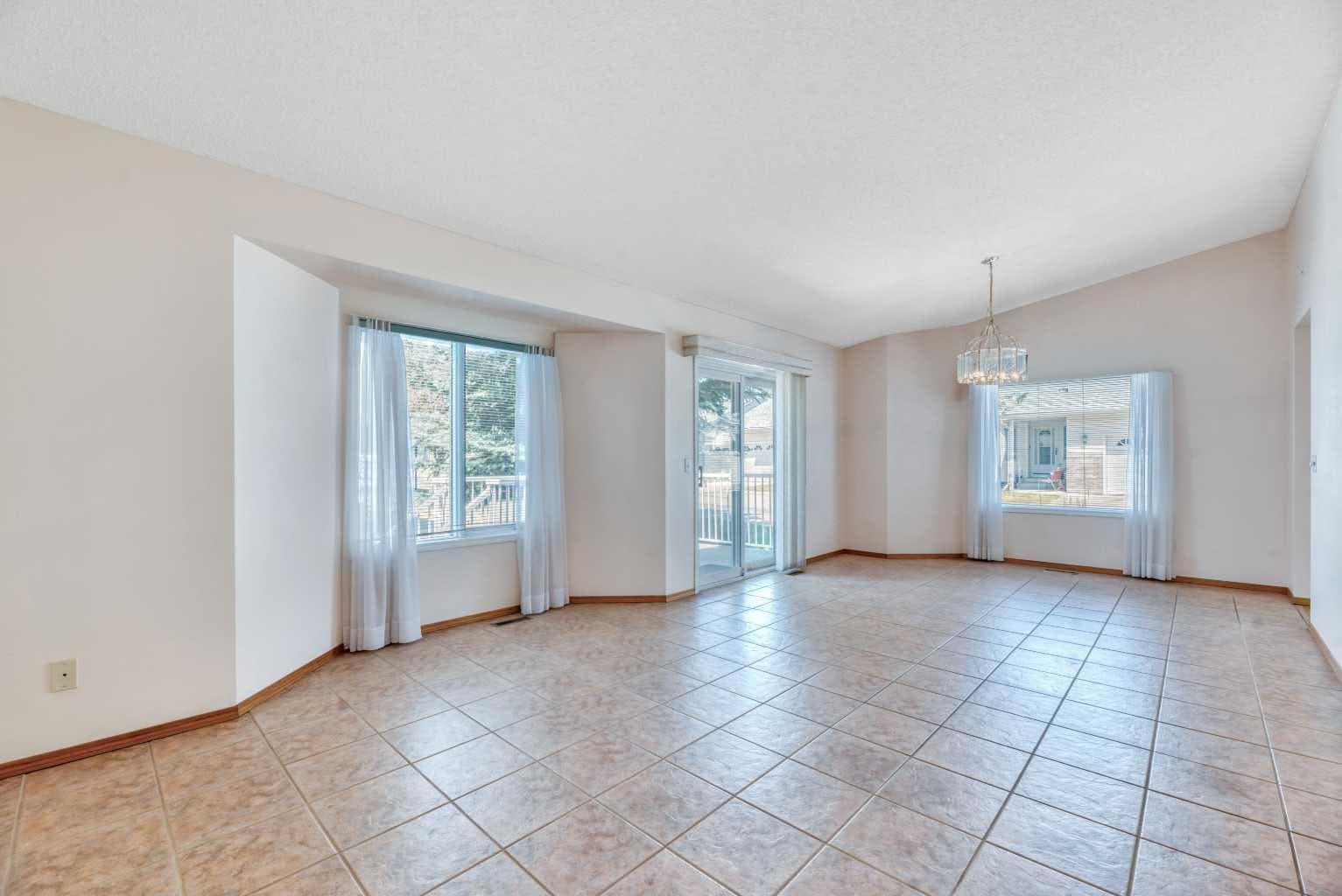 33 Riverview Point SE