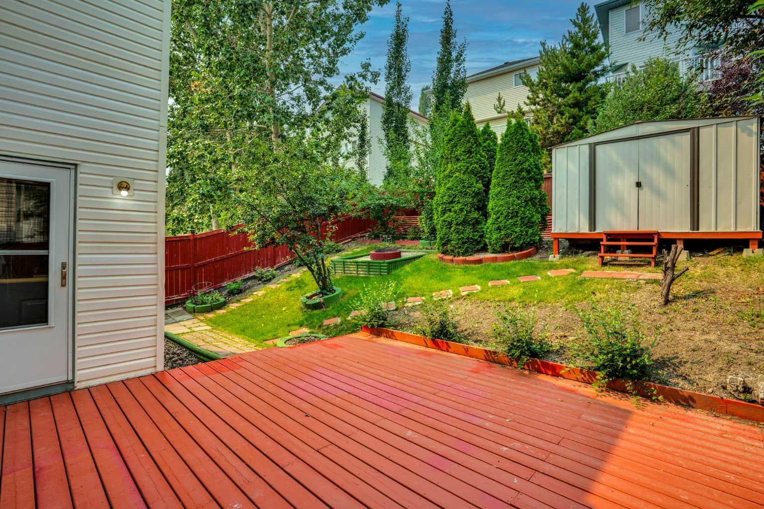332 Harvest Hills Drive NE