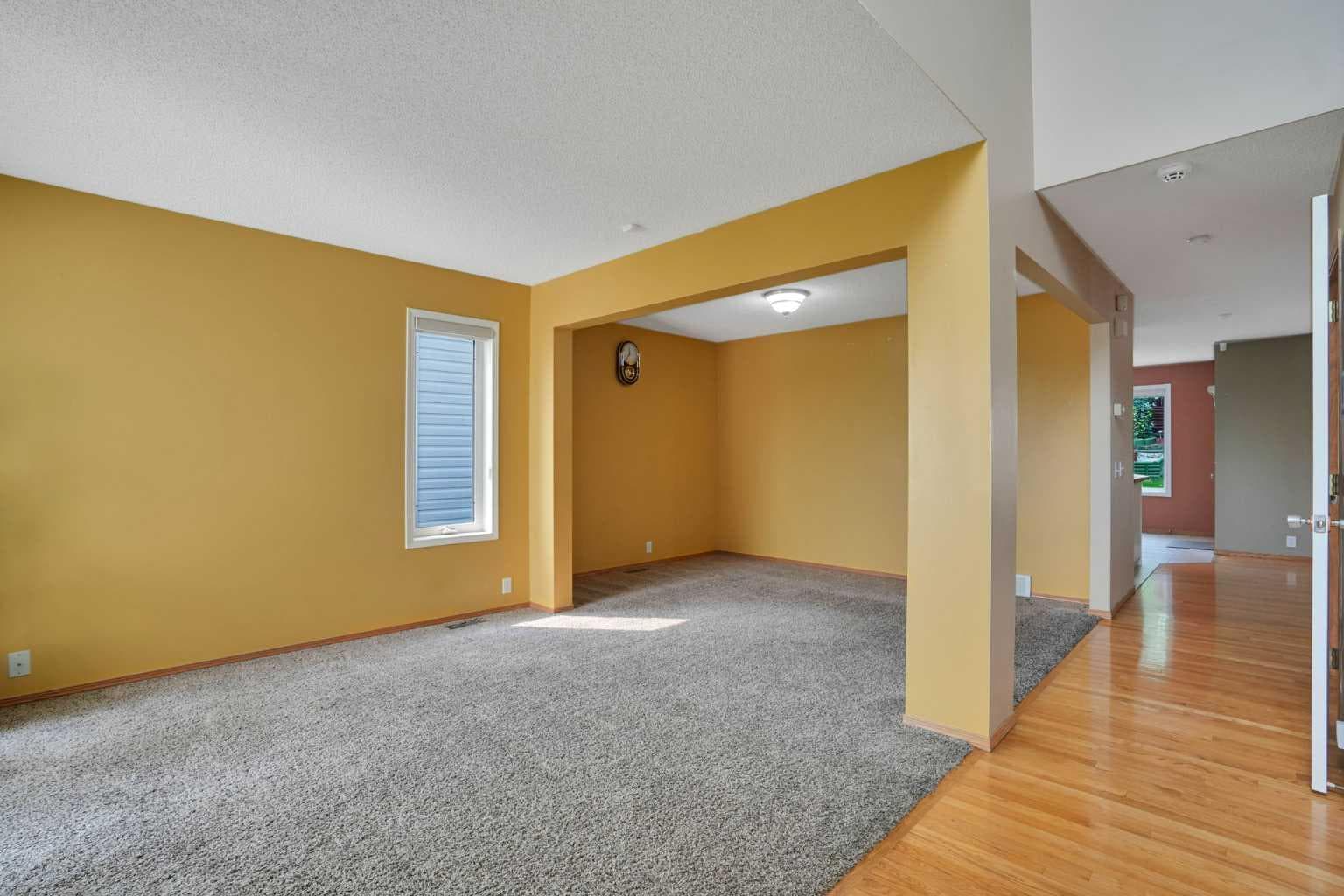 332 Harvest Hills Drive NE