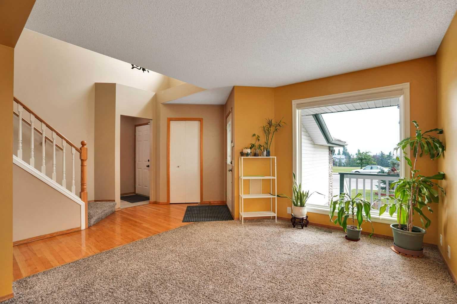332 Harvest Hills Drive NE
