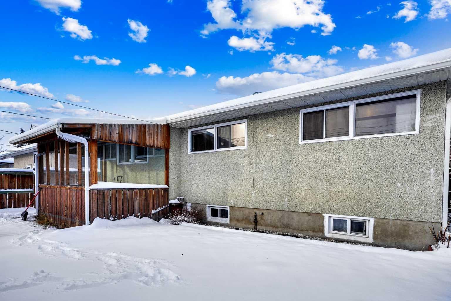 1436 Robson Crescent SE