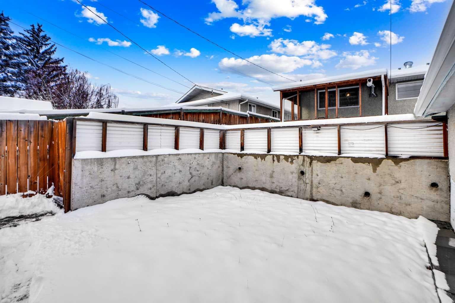1436 Robson Crescent SE