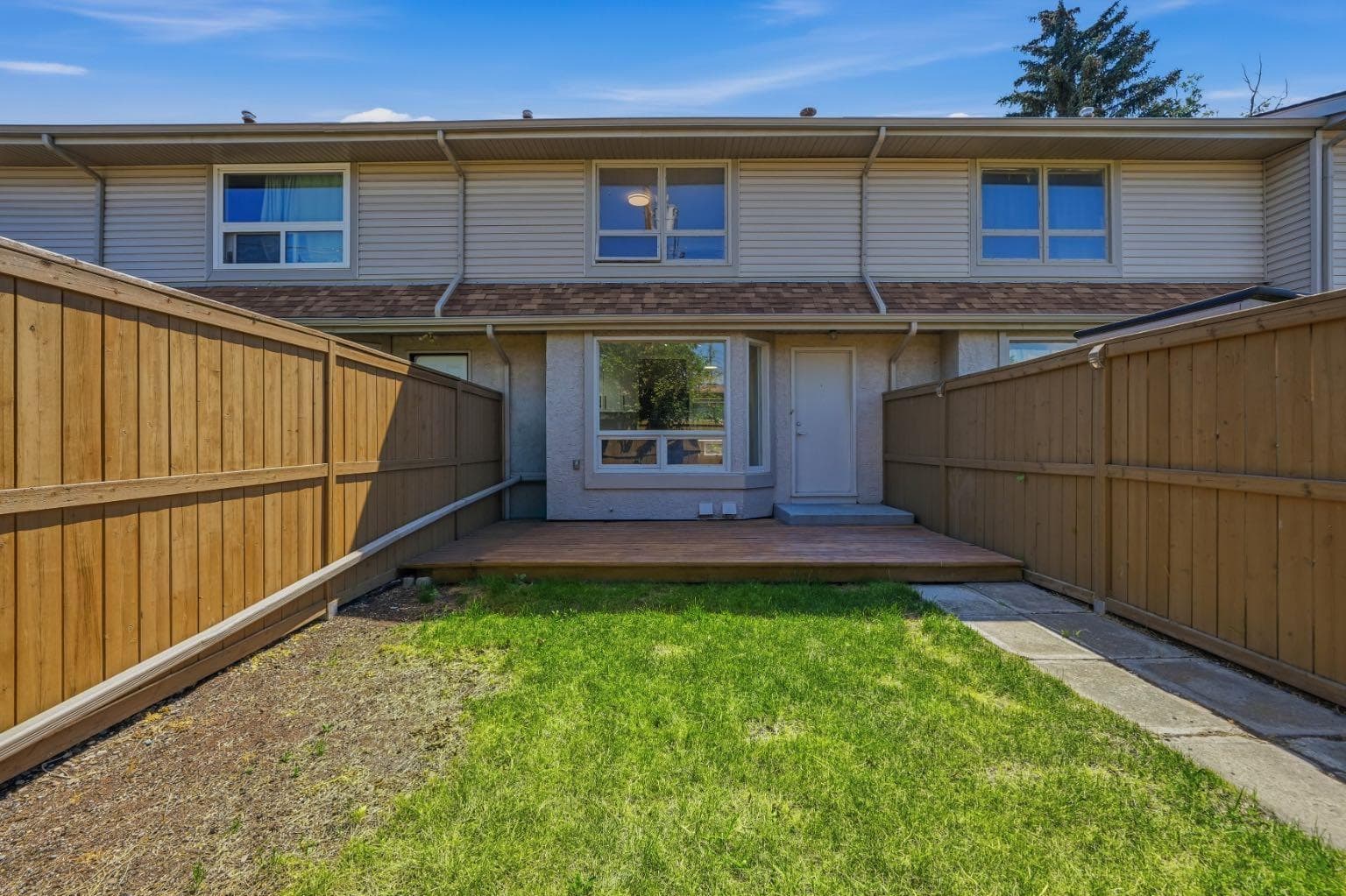 42, 123 Queensland Drive SE