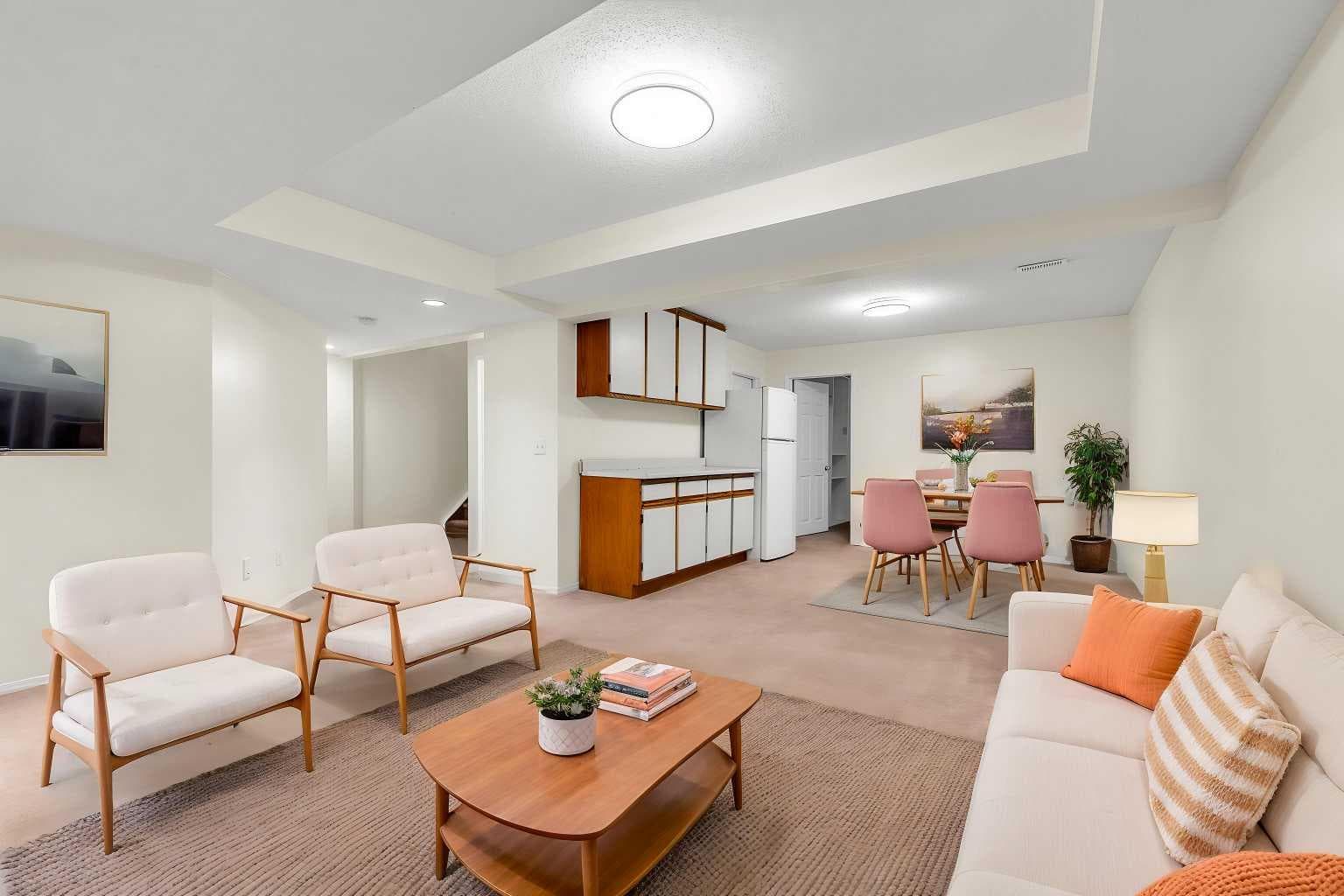 68 Catalina Circle NE