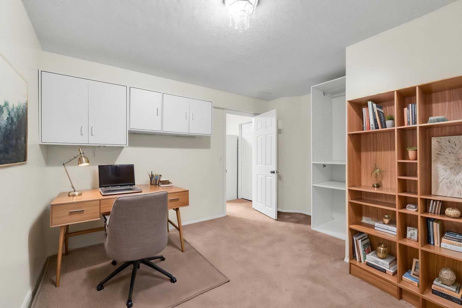 68 Catalina Circle NE