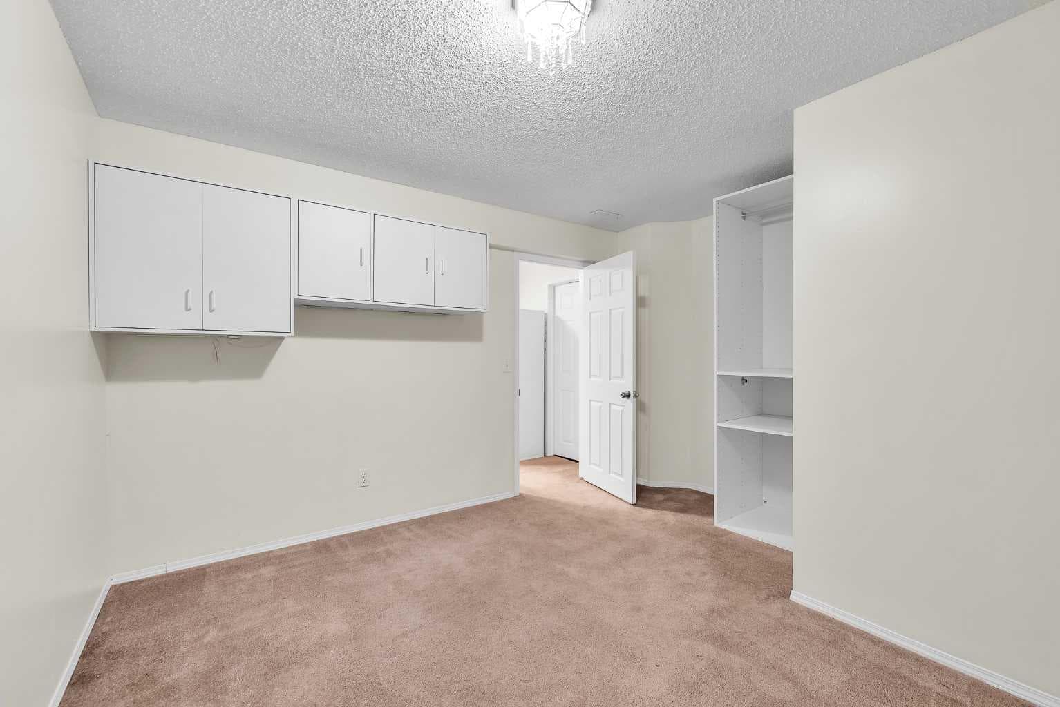 68 Catalina Circle NE