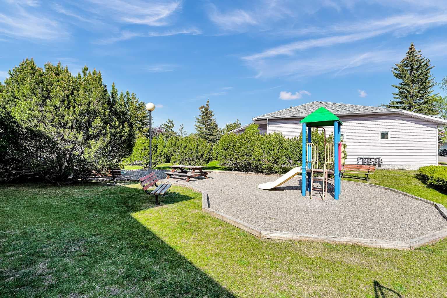 68 Catalina Circle NE